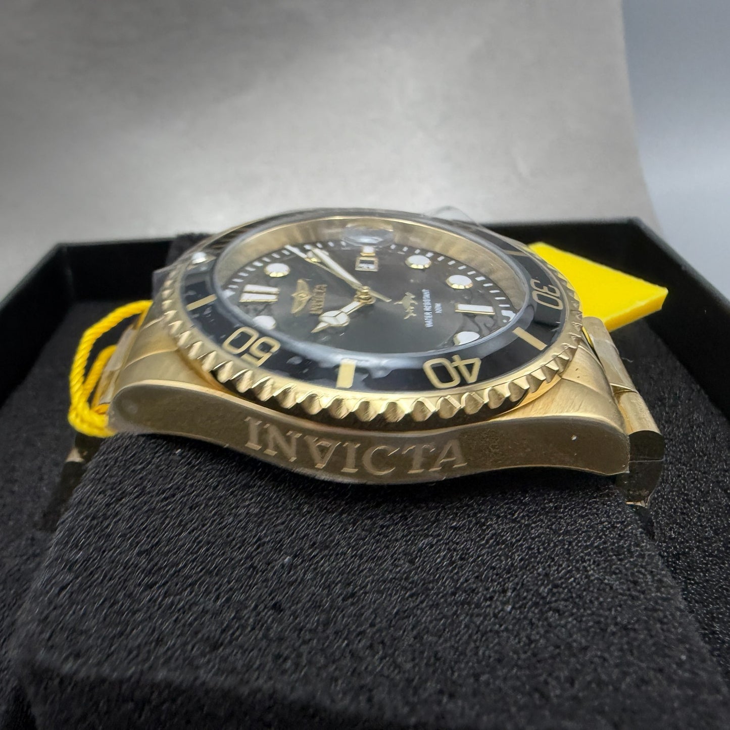 Invicta Pro Diver Watch Men 43mm Black Dial Gold Tone Date Round 300263