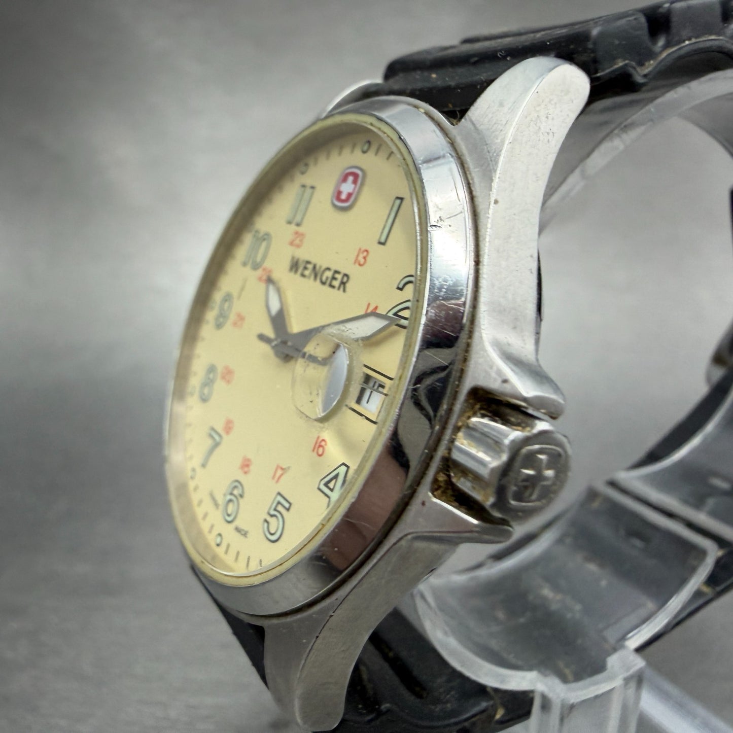 Wenger Watch Men 38mm Cream Dial Silver Tone Date Round 7270X PARTS Vintage3