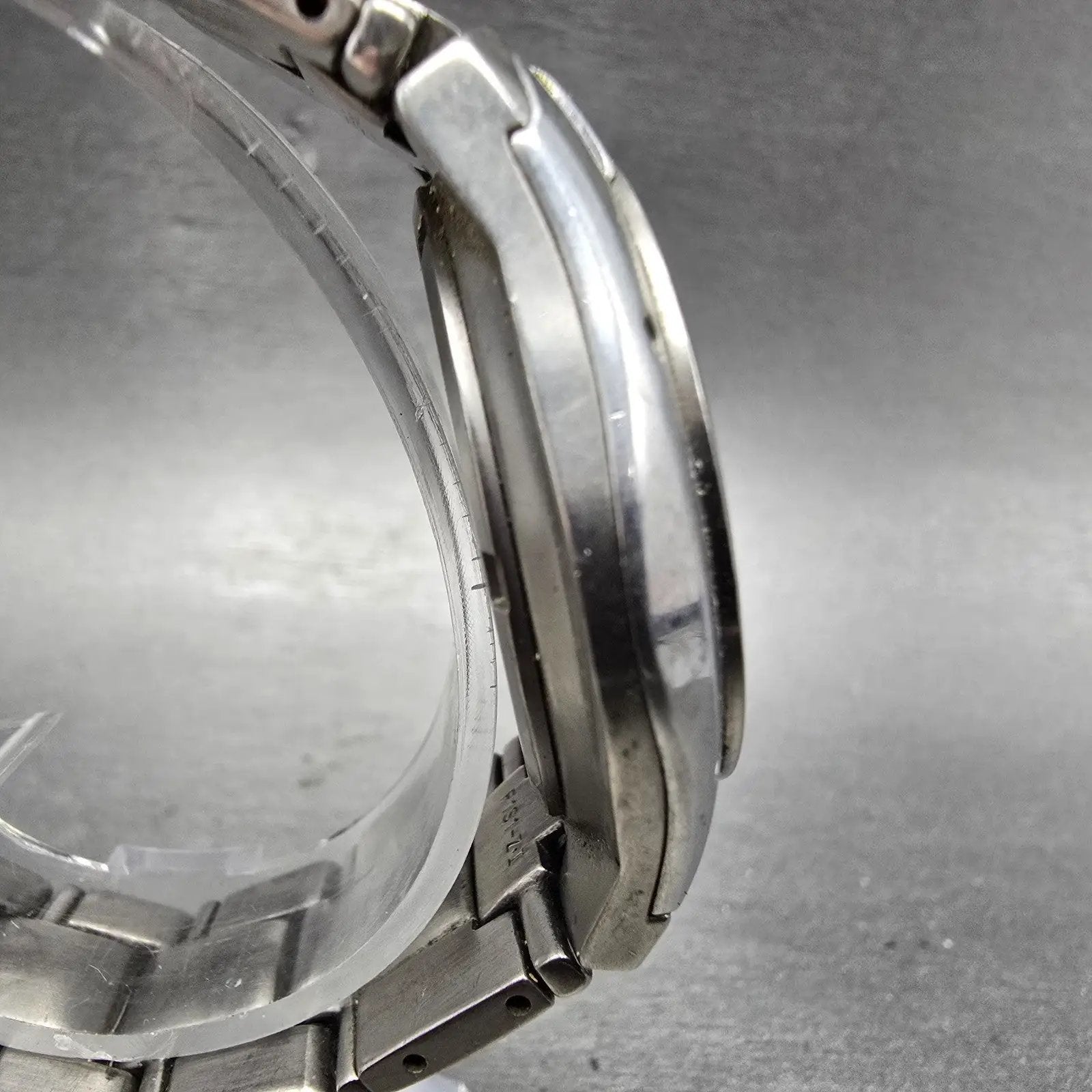 Seiko Alba Solar Watch Men 39mm Black Dial Titanium Daydate Round V14J-0AA0 Runs3