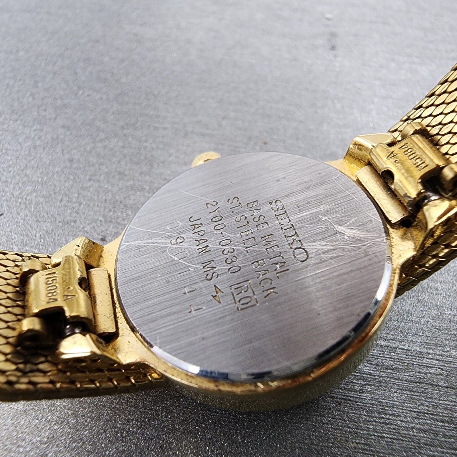 Seiko Watch Women 20mm Champagne Dial Gold Tone Round 2y000330 New Battery9