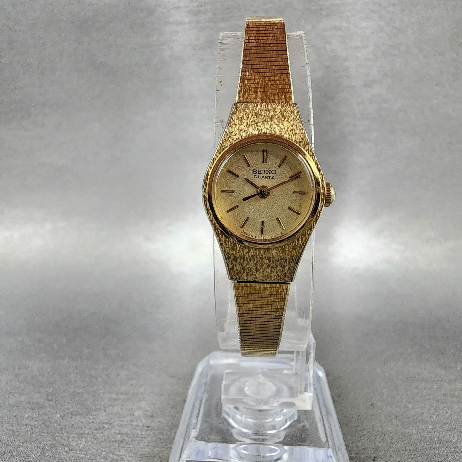Seiko Watch Women 17mm Champagne Dial Gold Tone Round 54210039 New Battery5