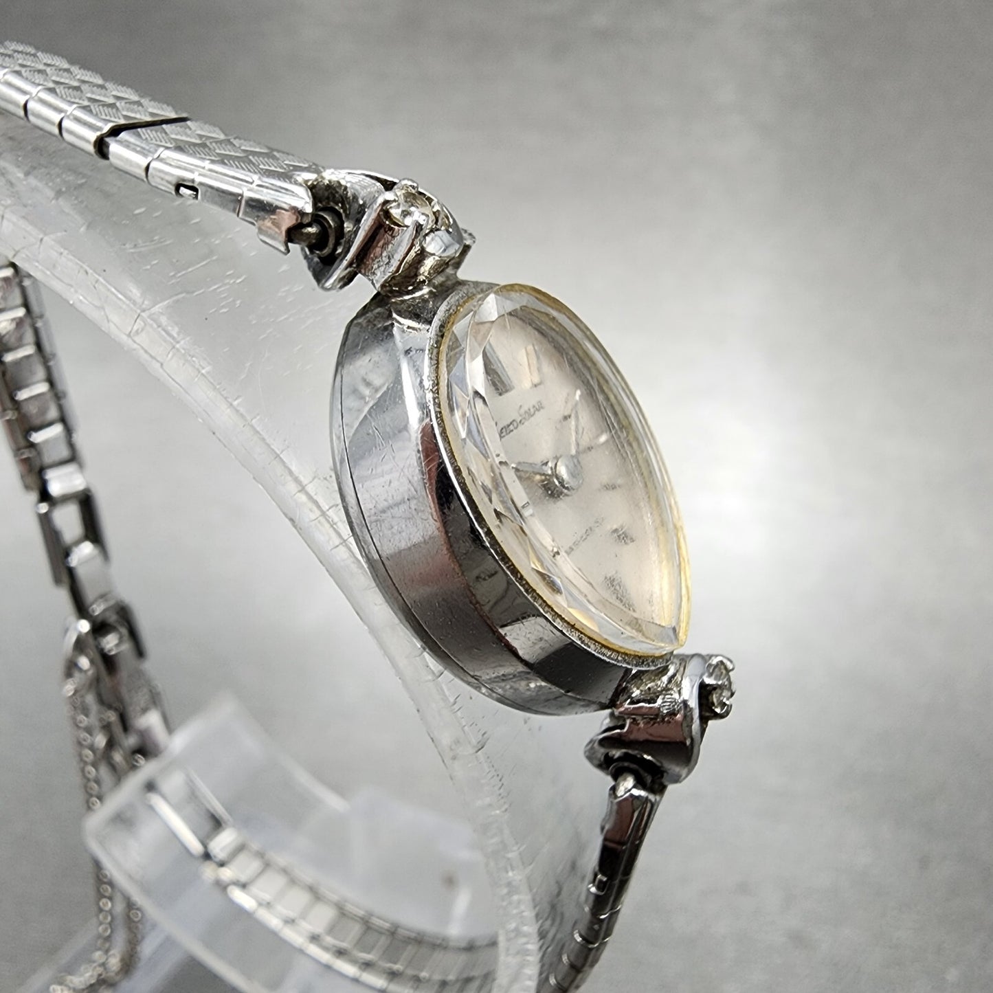 Seiko Solar Watch Women 13mm Silver Dial Silver Tone Manual 107980 Runs3