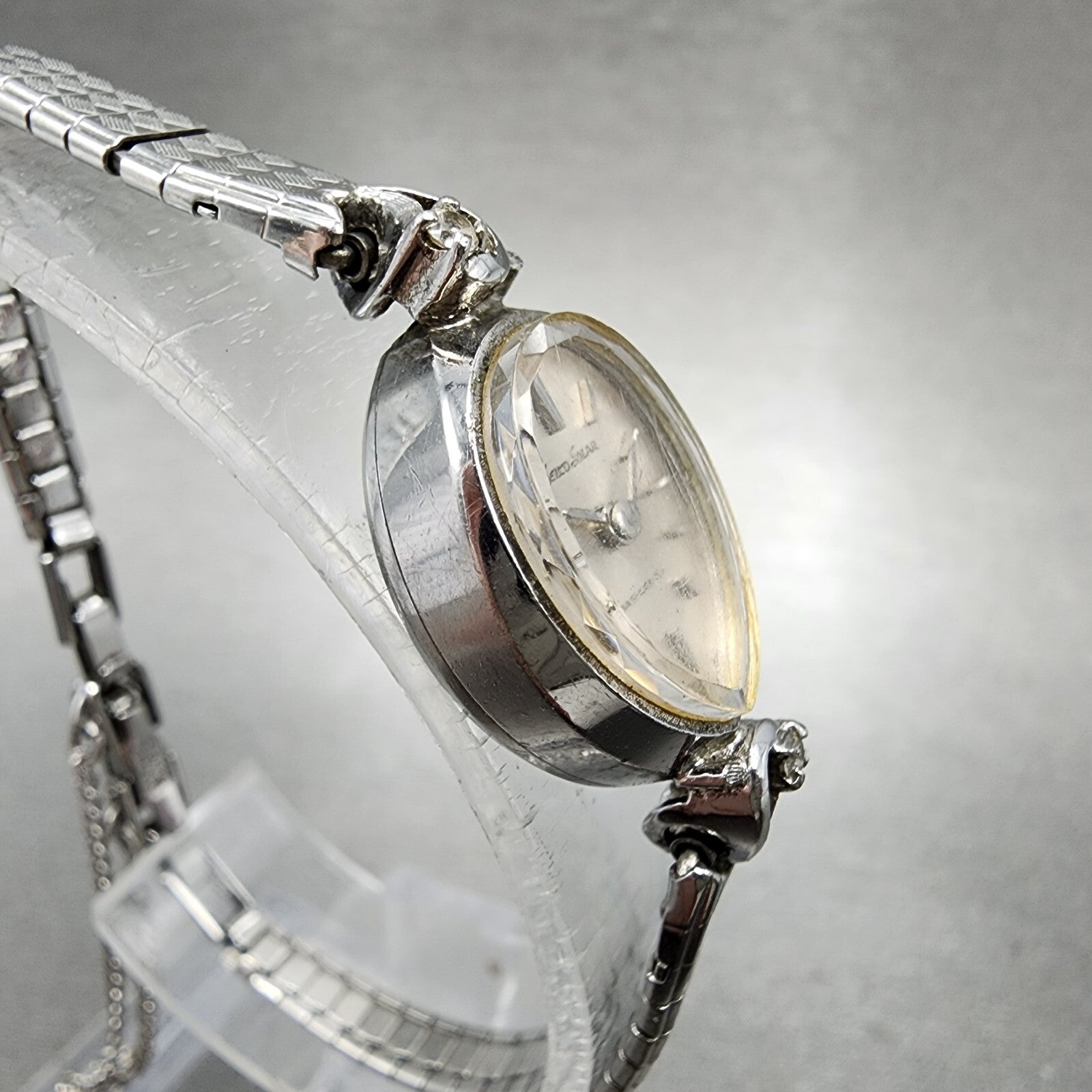 Seiko Solar Watch Women 13mm Silver Dial Silver Tone Manual 107980 Runs3