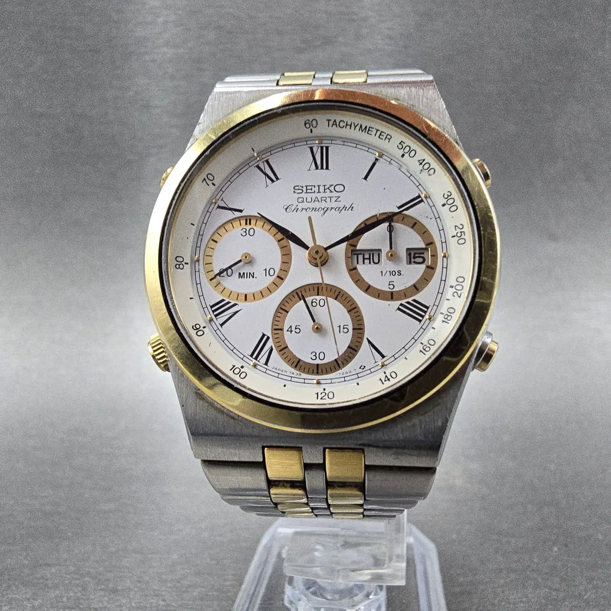 Seiko Chronograph Watch Men 37mm White Dial Two Tone Daydate 7A38-7289 READ!!!!!5