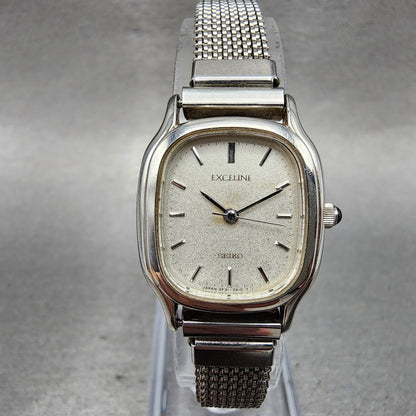 Seiko Exceline Tank Watch Women 21mm Silver Dial Silver Tone 3f315a00 New Batt0