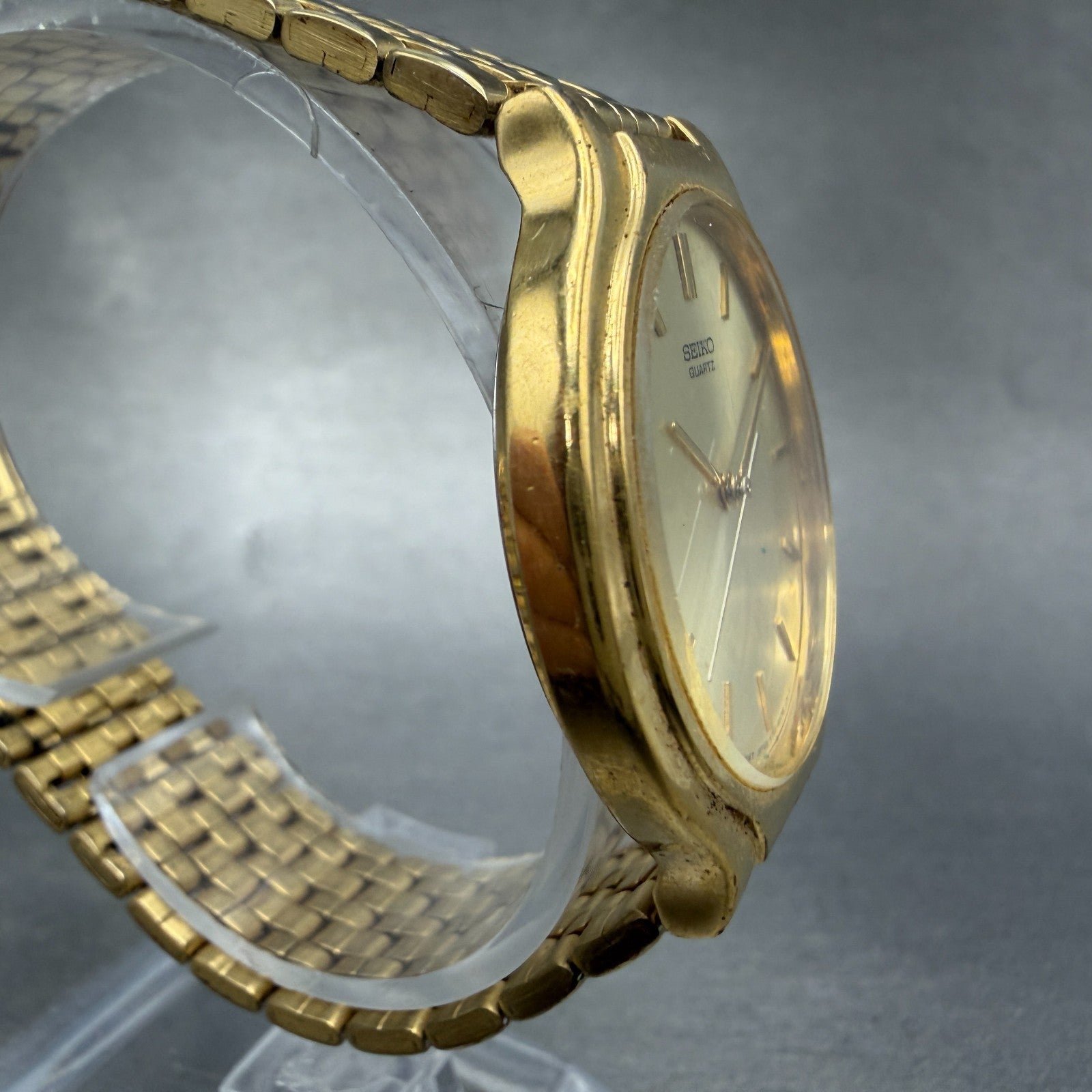 Seiko Watch Men 34mm Champagne Dial Gold Tone Round Vintage V701-6K69 PARTS4