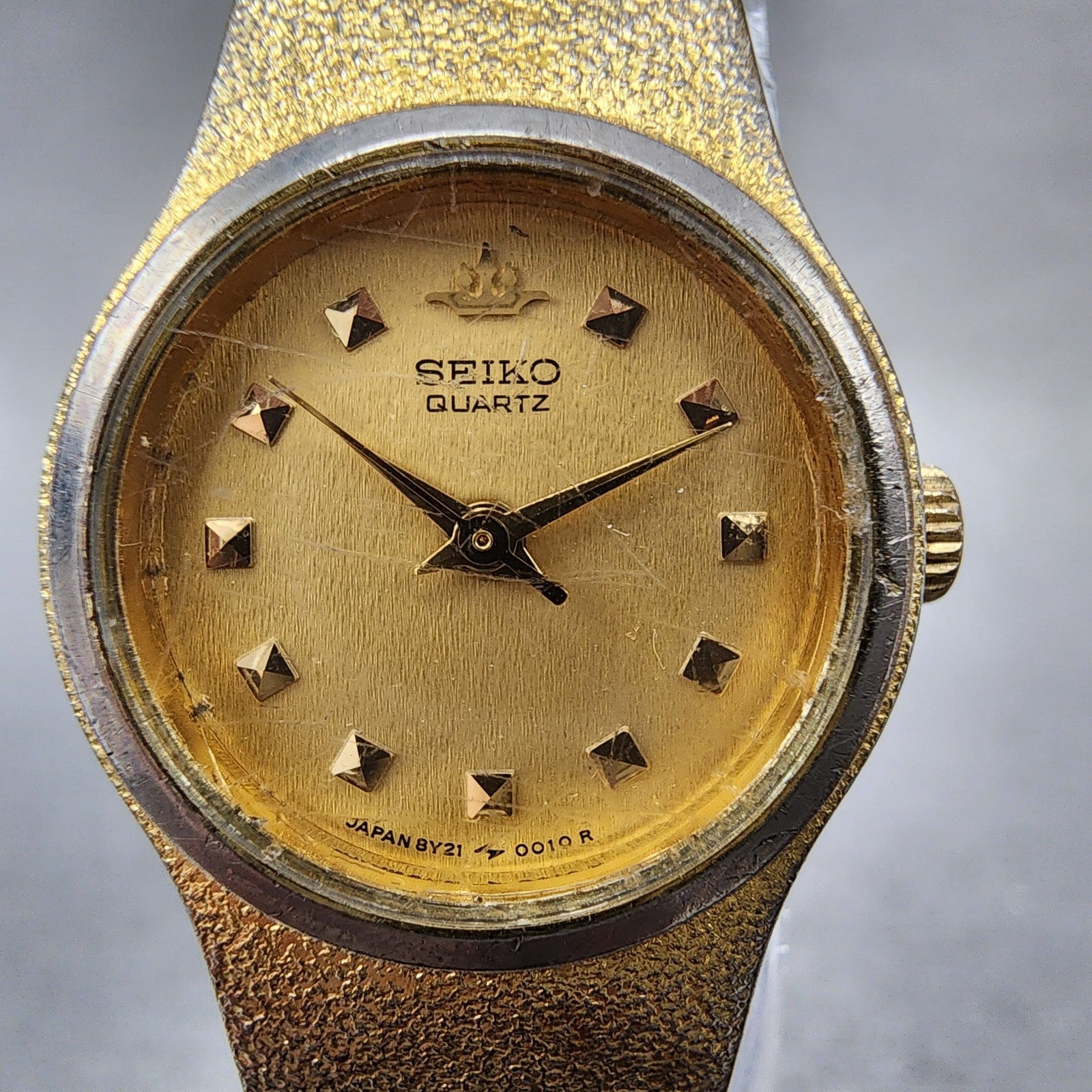 Seiko Watch Women 20mm Champagne Dial Gold Tone Round 8Y210020 New Battery1