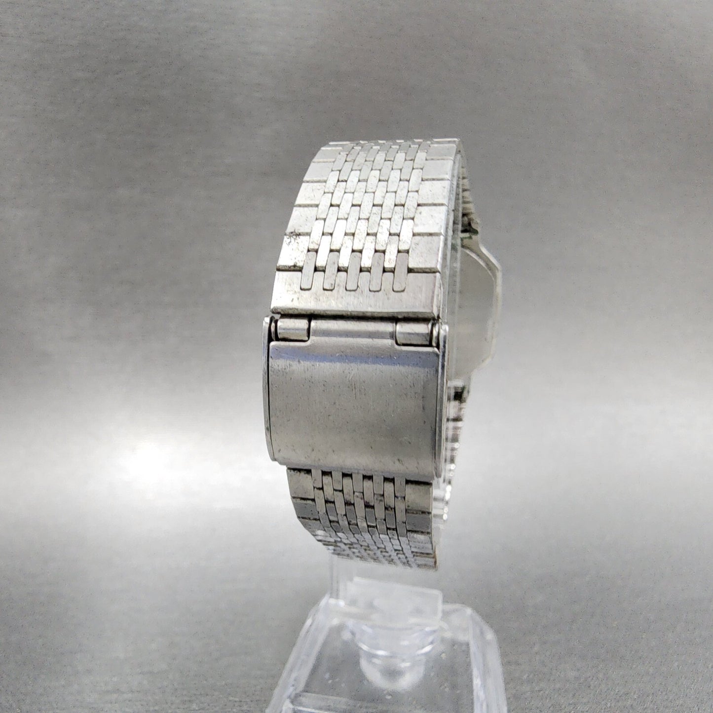 Seiko Digital Watch Men 29mm LCD Silver Tone Octagon F4414010 Thin PARTS8
