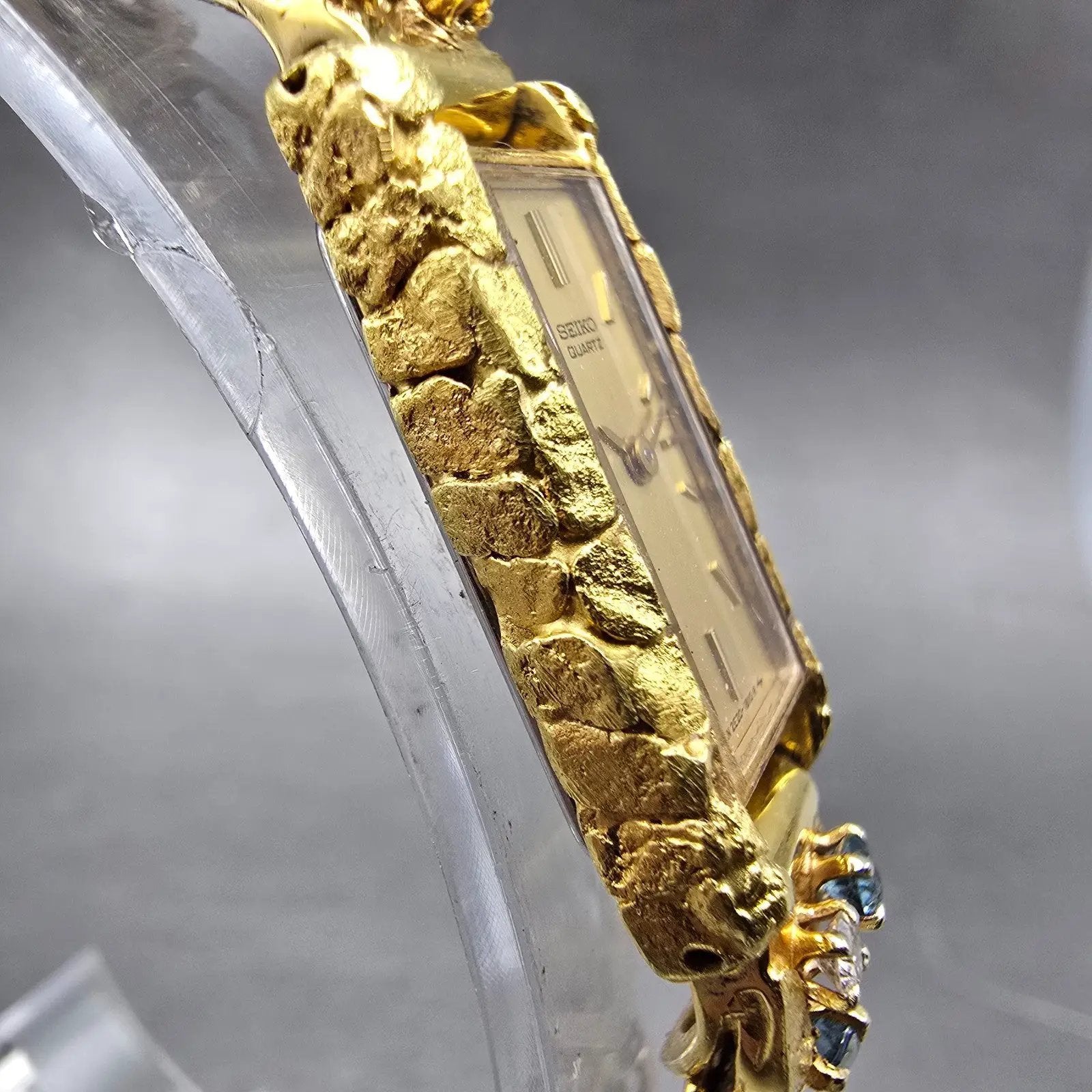 Seiko Tank Watch Women 14mm Champagne Dial Gold Nugget 2E20-6429 New Battery3