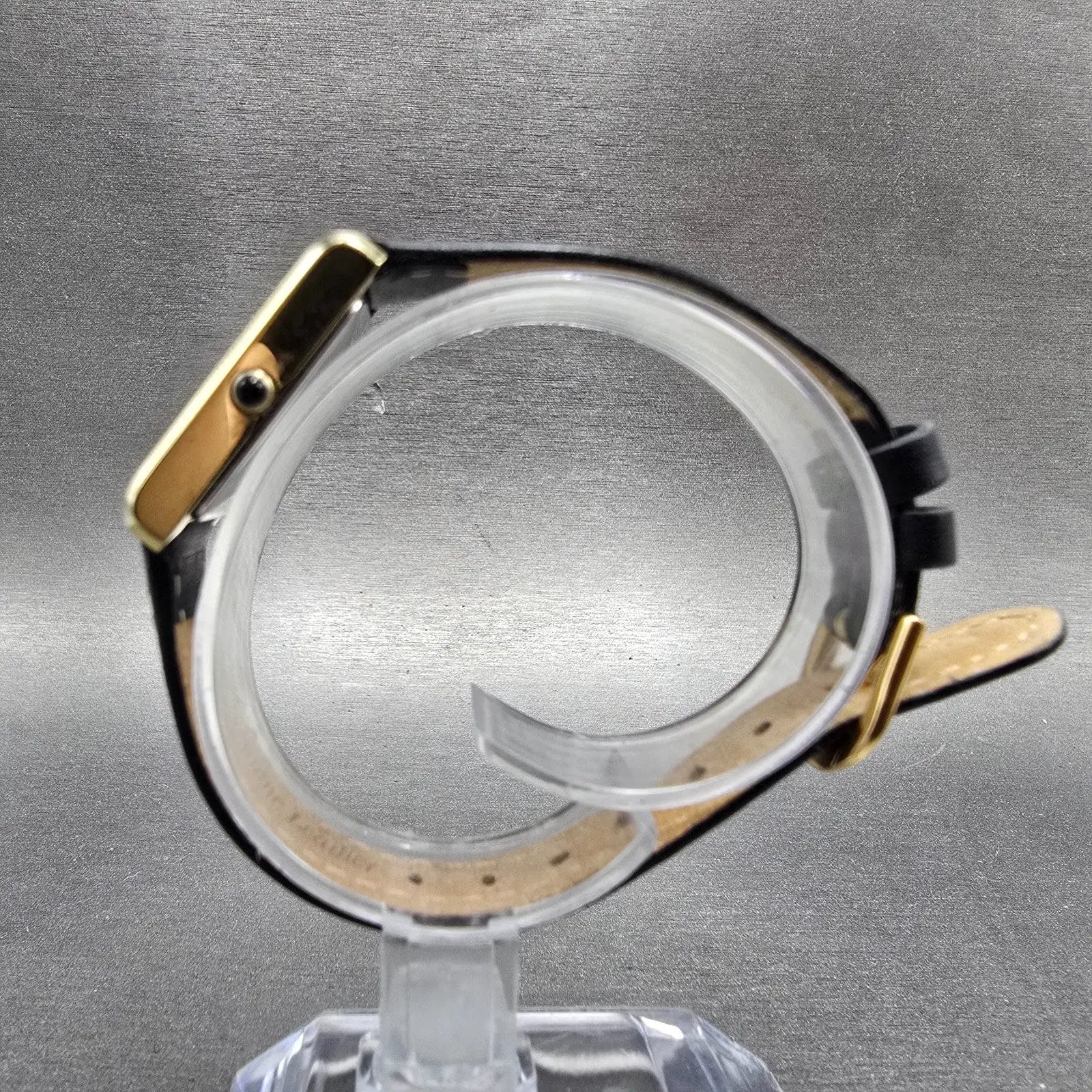 Seiko Solar Tank Watch Women 18mm White Dial Gold Tone V115-0BD0 Rectangle Runs6
