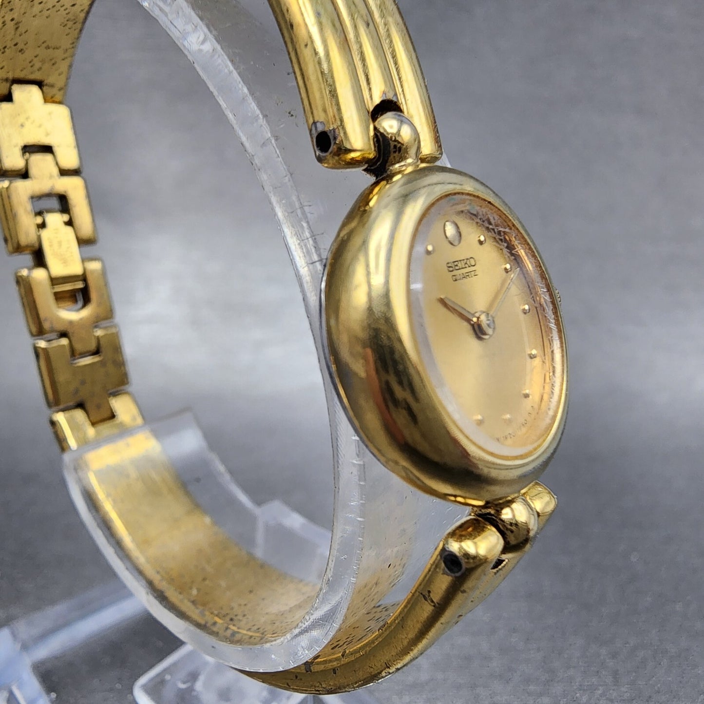 Seiko Watch Women 18mm Gold Dial Gold Tone Round Bangle 1F200E89 New Battery3