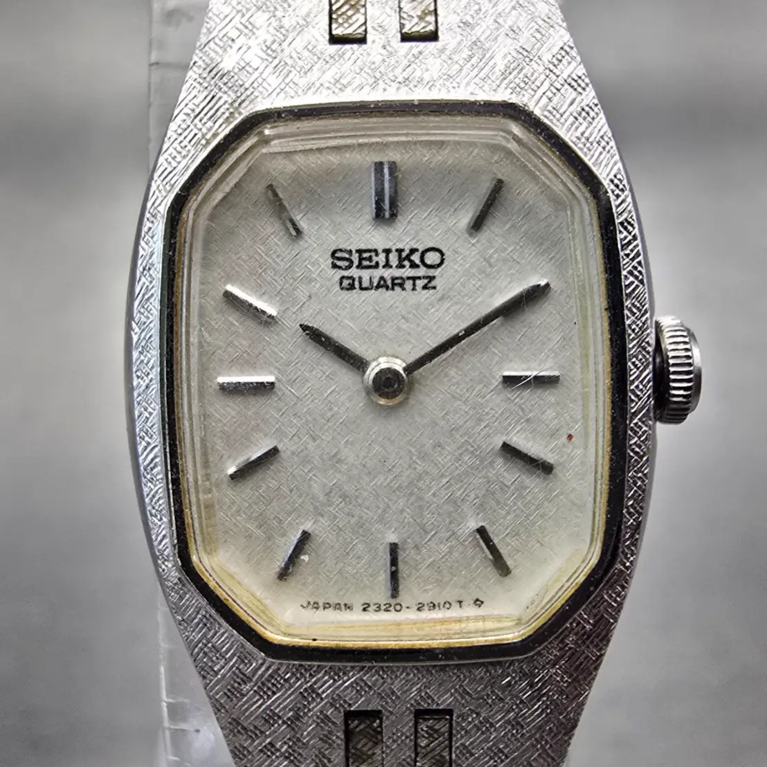 Seiko Watch Women 17mm Silver Dial Silver Tone Oval 2320-6469 New Battery VTG1