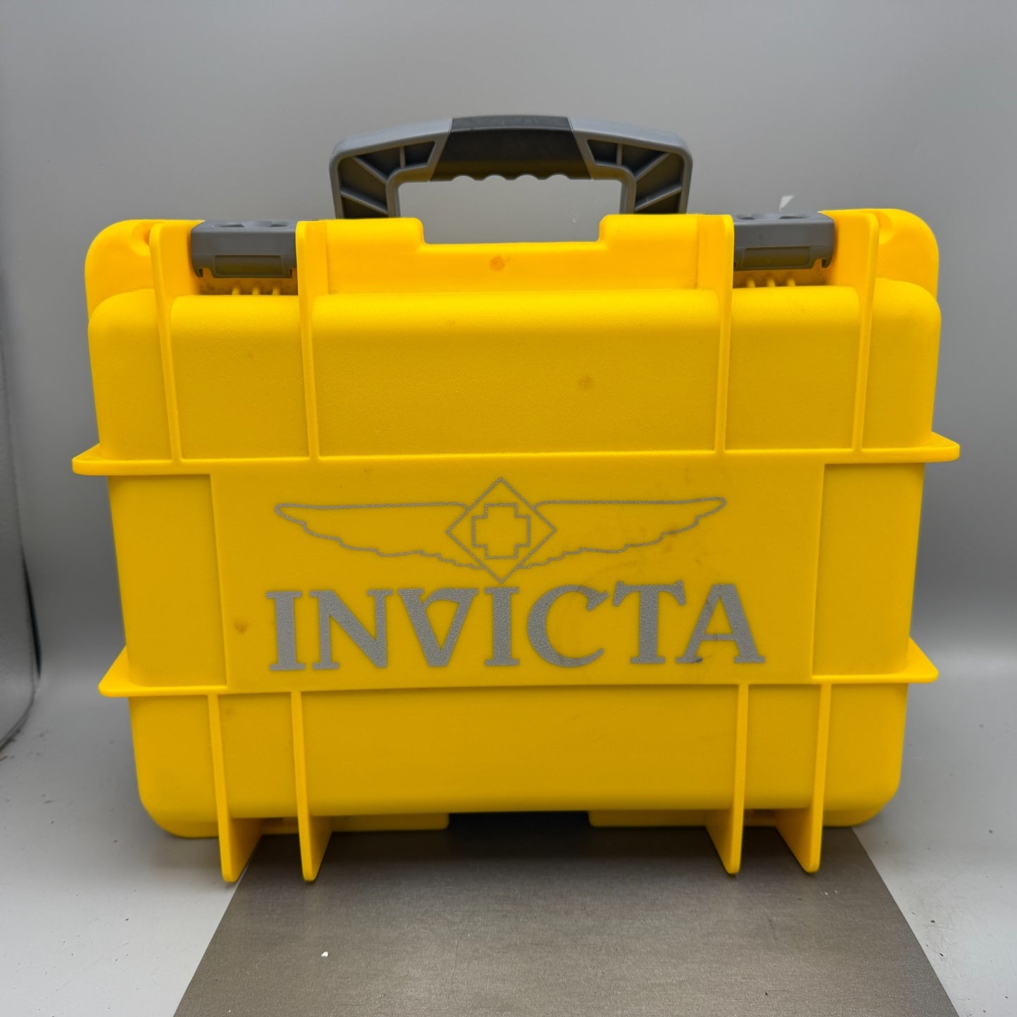 Invicta 8 Slot Watch Case Hard Yellow Plastic Foam insert Handle Cary Case ABC0