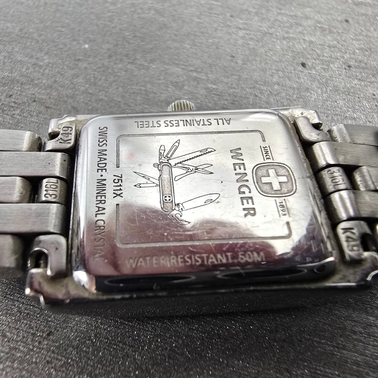 Wenger Swiss Military Tank Watch Women 20mm Black Dial Silver Tone 7511X NewBatt9