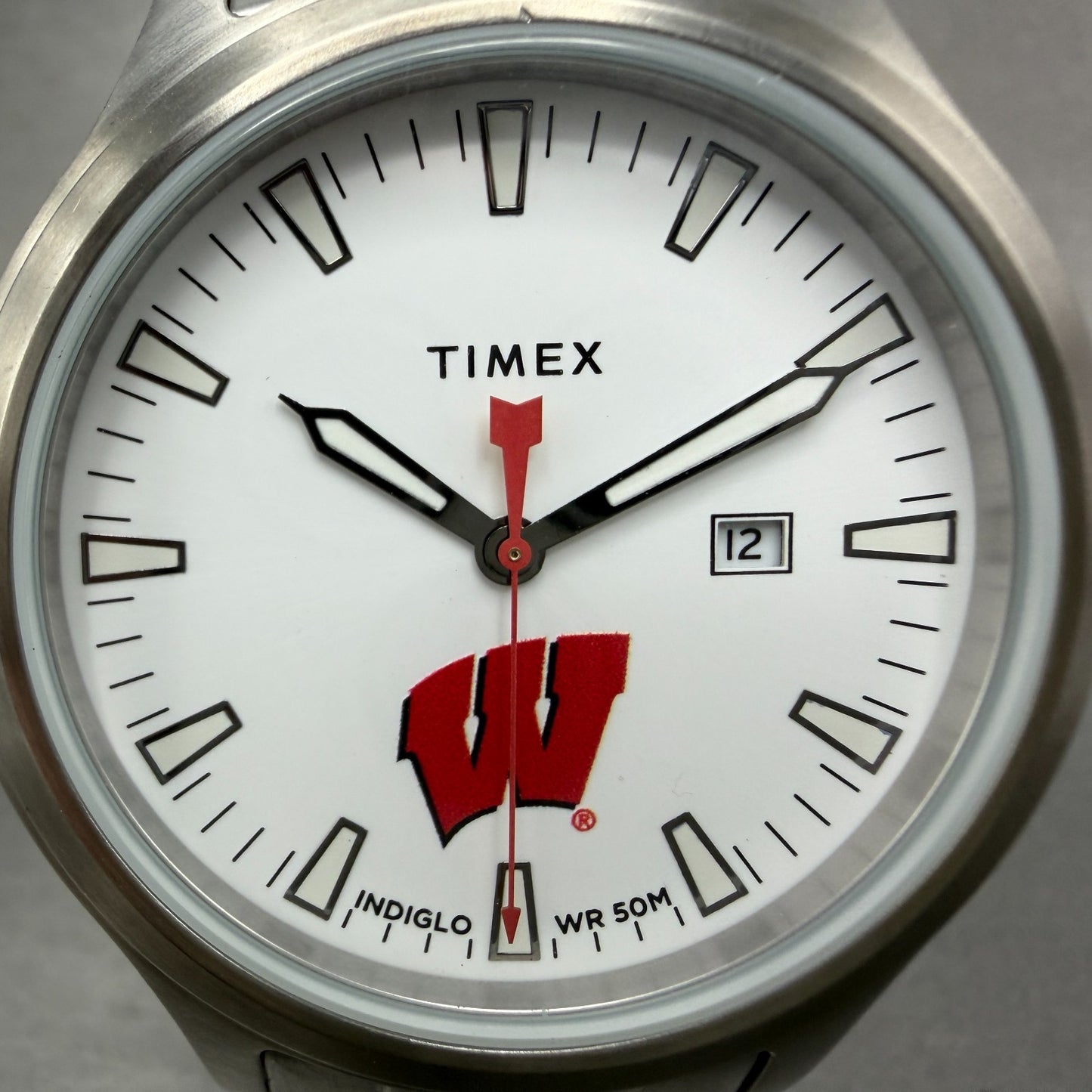 Timex Wisconsin Badgers Watch Men 43mm White Dial Silver Tone Date New Battery1