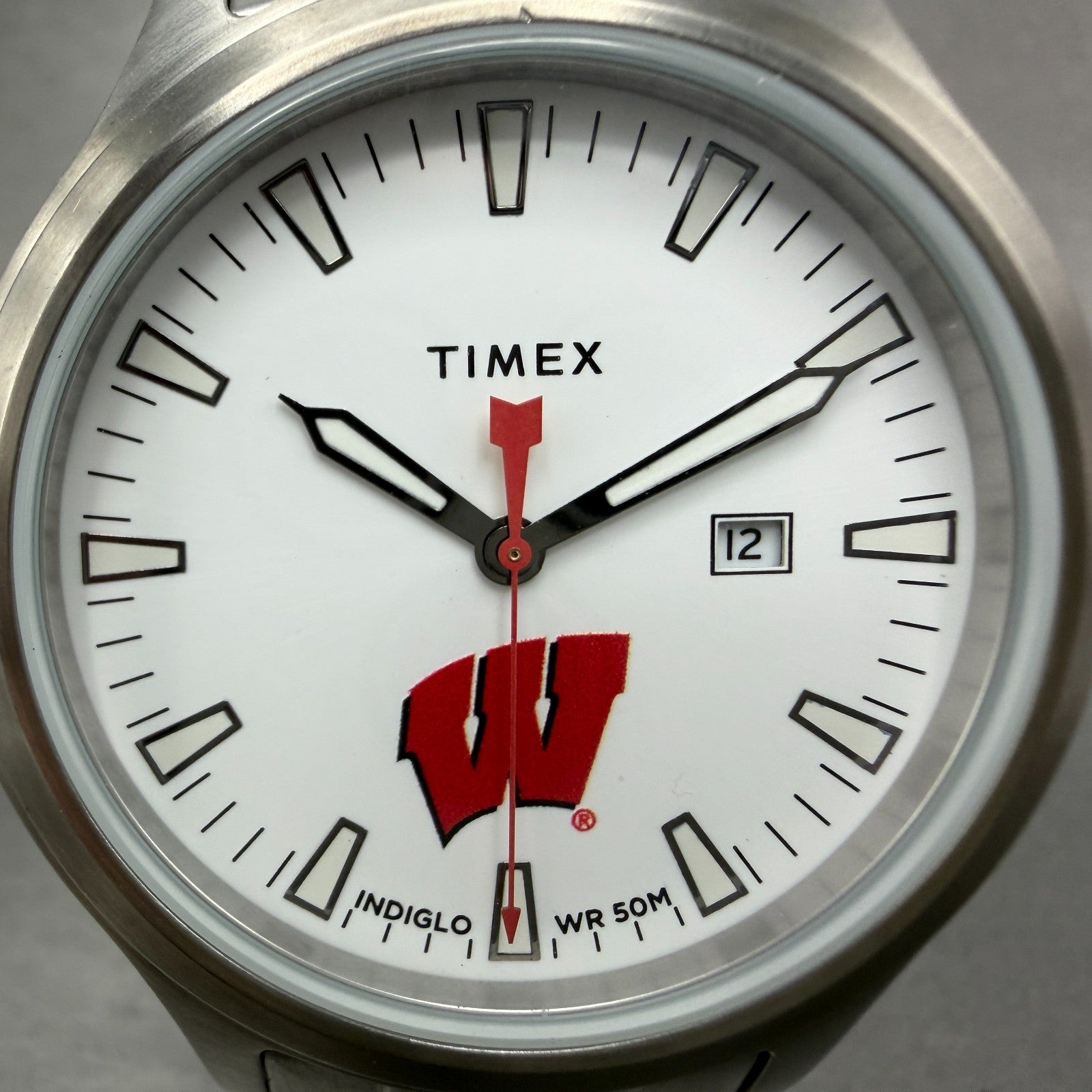 Timex Wisconsin Badgers Watch Men 43mm White Dial Silver Tone Date New Battery1