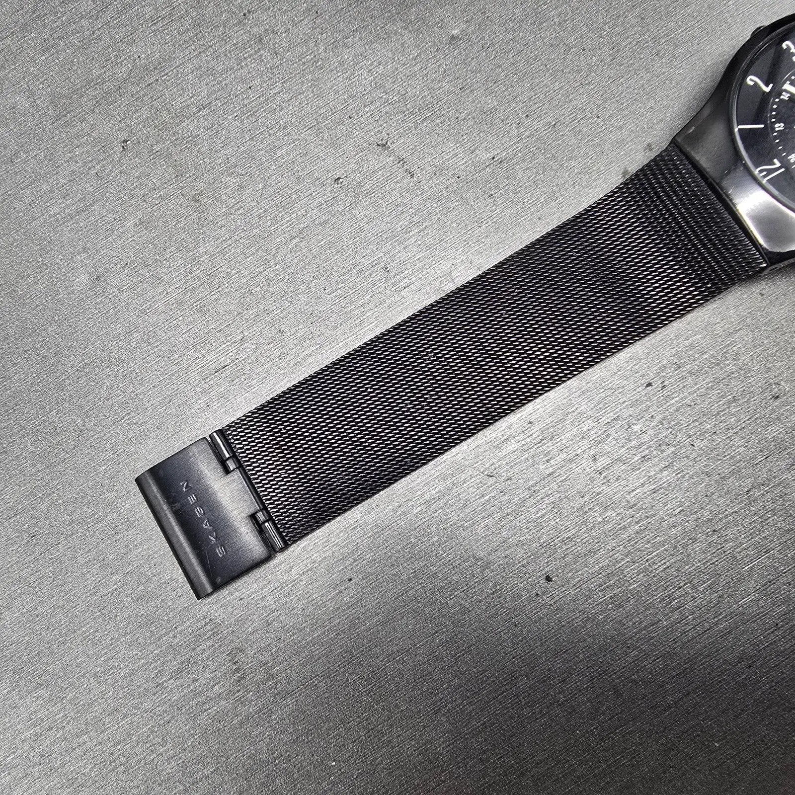 Skagen Denmark Watch Men 37mm Black Dial Titanium Date Round 233XLTMB New Batt J6