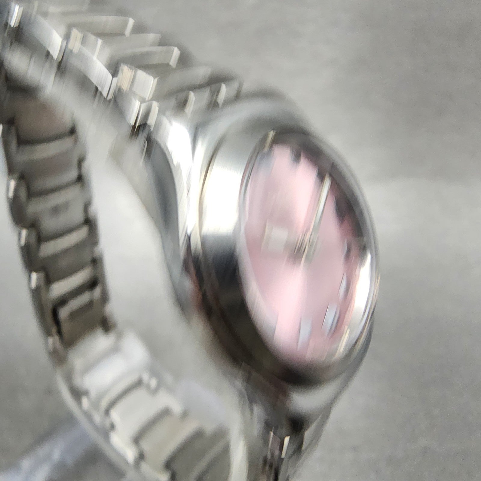 Swatch irony Untreated Watch Women 25mm Pink Dial Silver Tone Round New Battery3