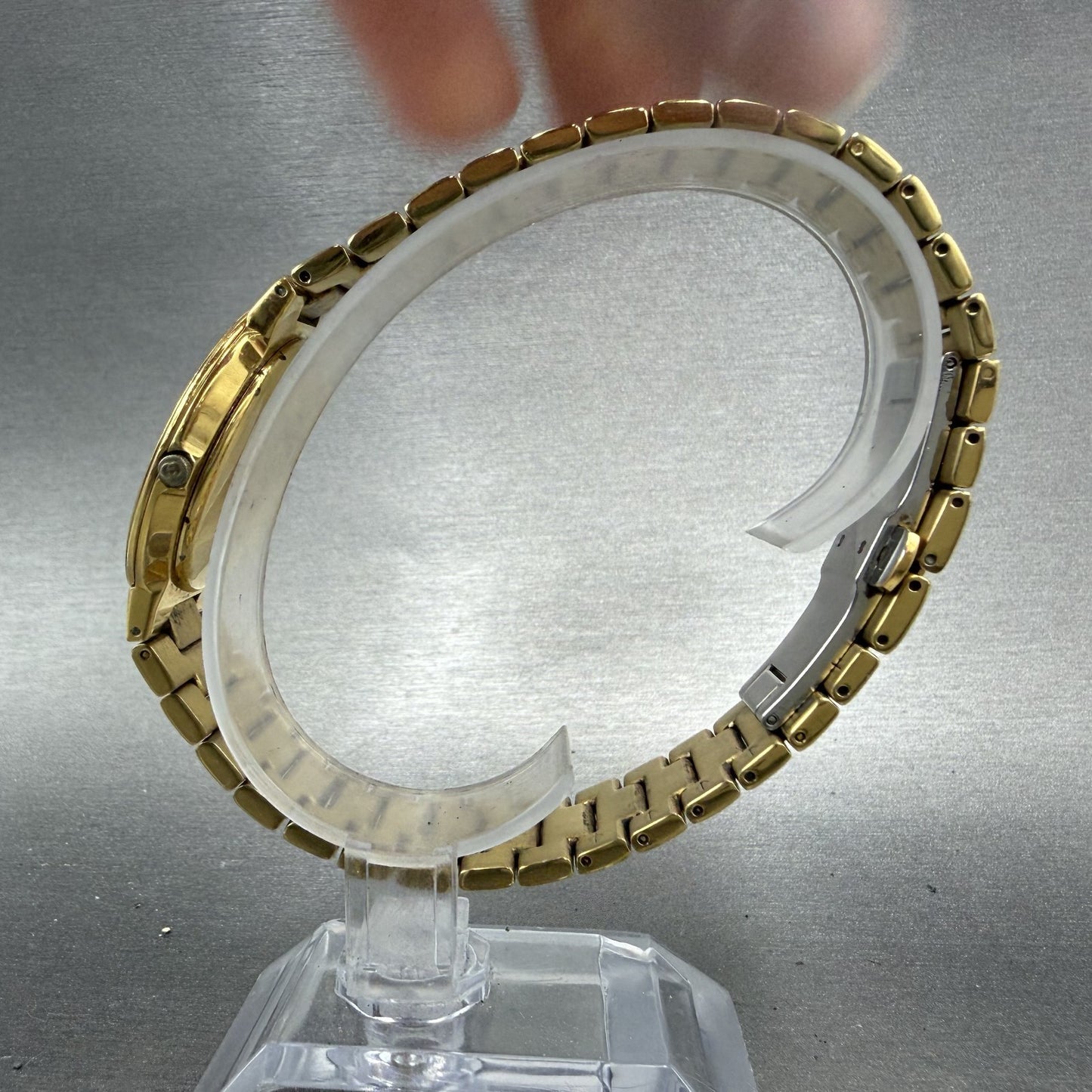 Gucci 3300M Watch Men 33mm Black Dial Gold Tone Round Vintage Bracelet PARTS7