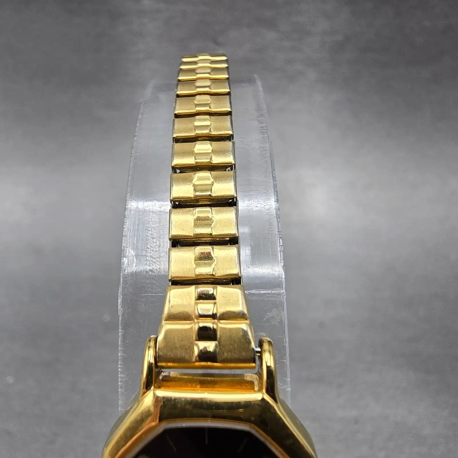 Pulsar Watch Women 17mm Black Dial Gold Tone Octagon V400-5310 Leafs New Battery4