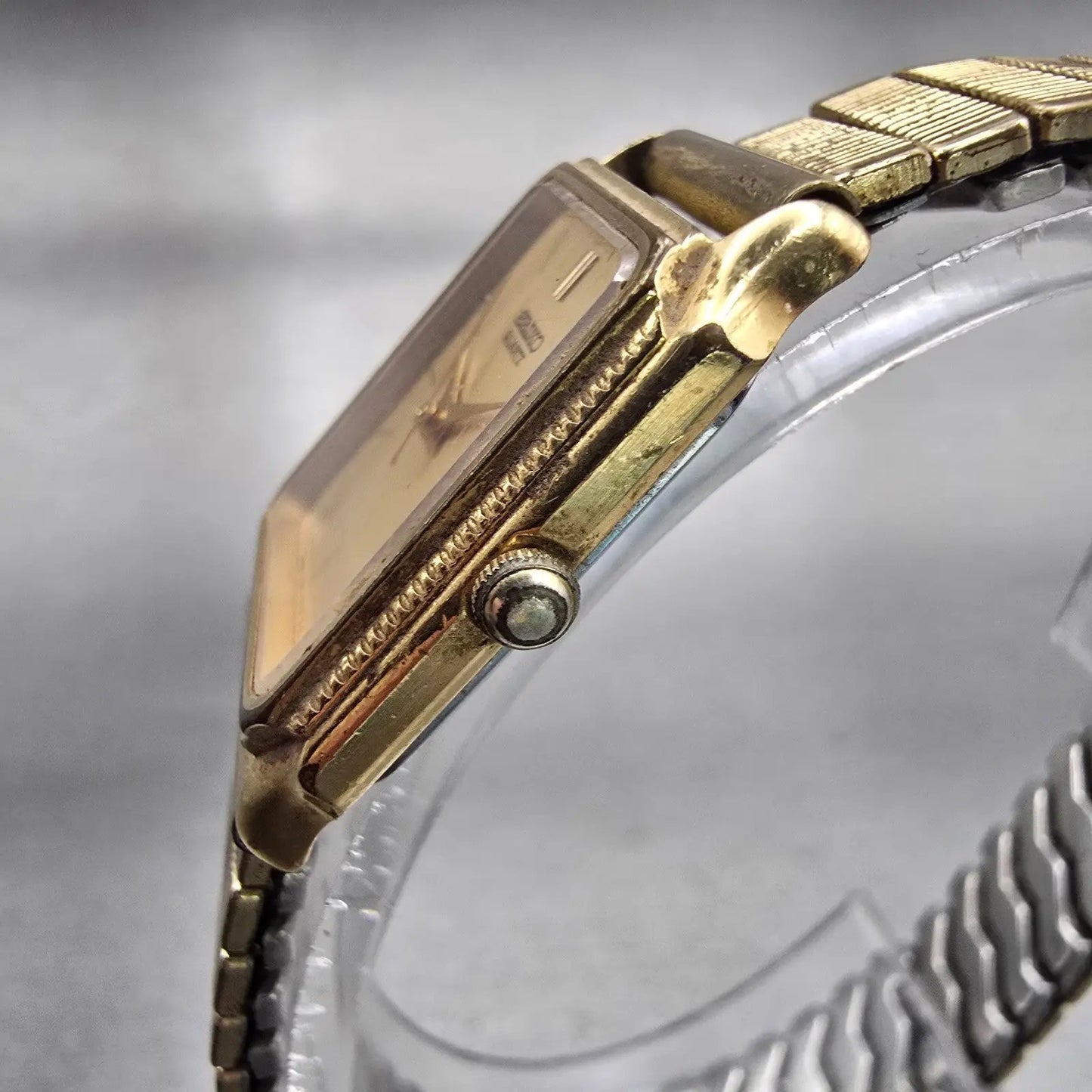 Seiko Watch Woman 20mm Gold Dial Gold Tone Rectangle 7321-5040 New Battery VTG2