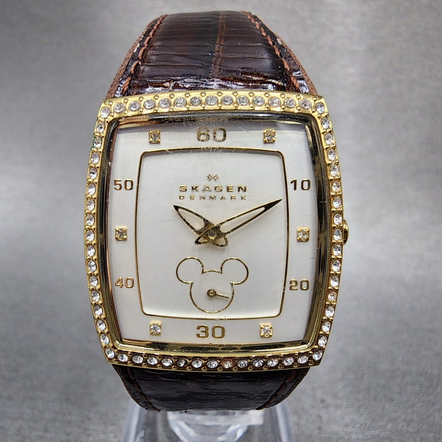 Skagen Mickey Mouse Watch Women 27mm White Dial Gold Tone D384SGLD8A New Battery0