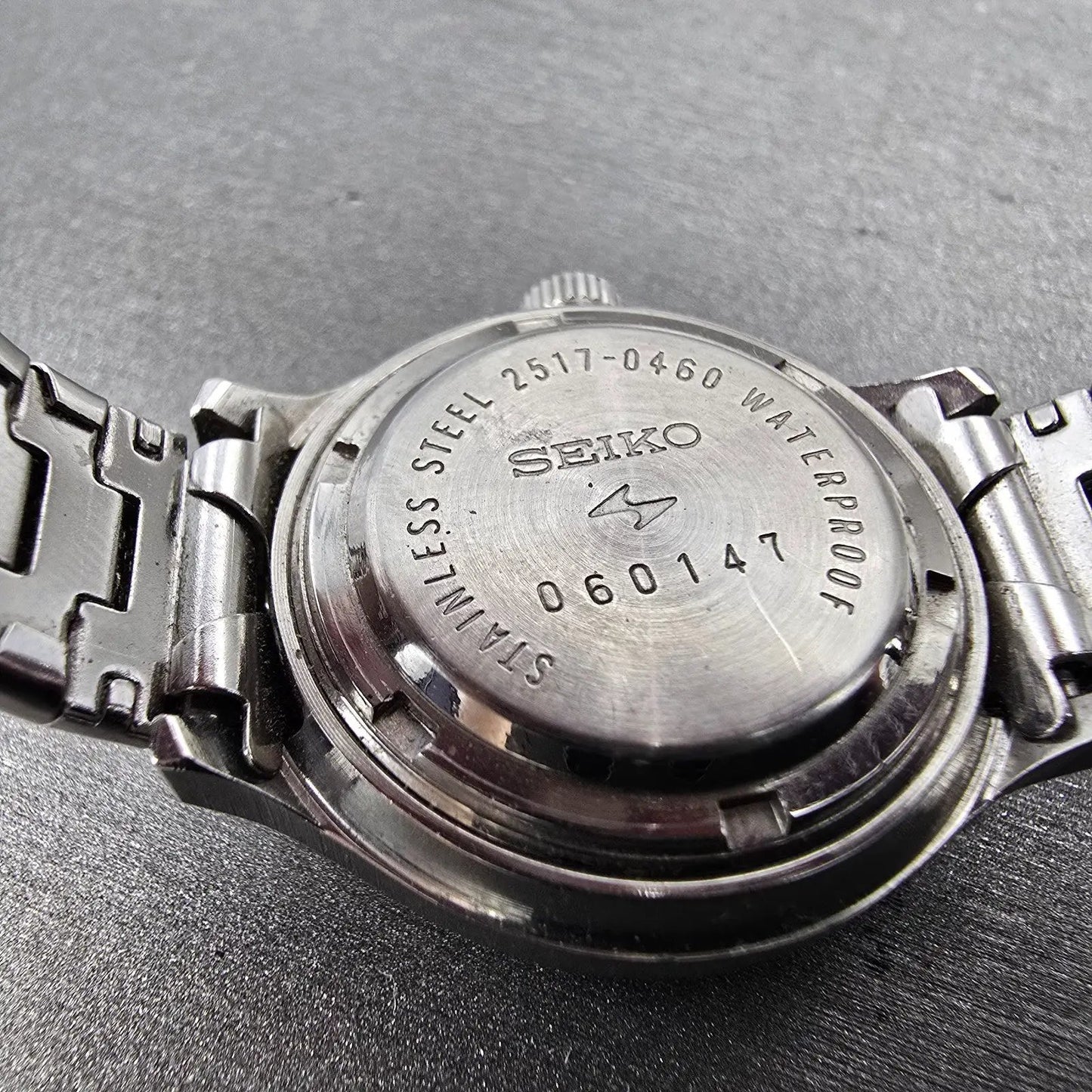 Seiko Automatic Watch Women 27mm Silver dial Silver Tone Date 2517-0460 Runs9