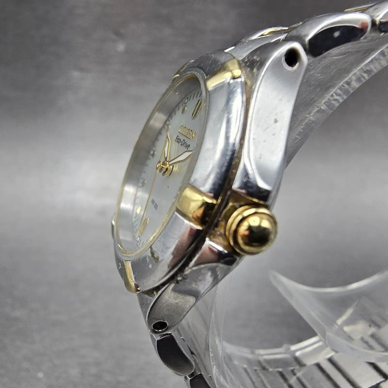 Citizen Eco-Drive Watch Women 26mm MOP Dial Two Tone Date E011-S064881 Runs2