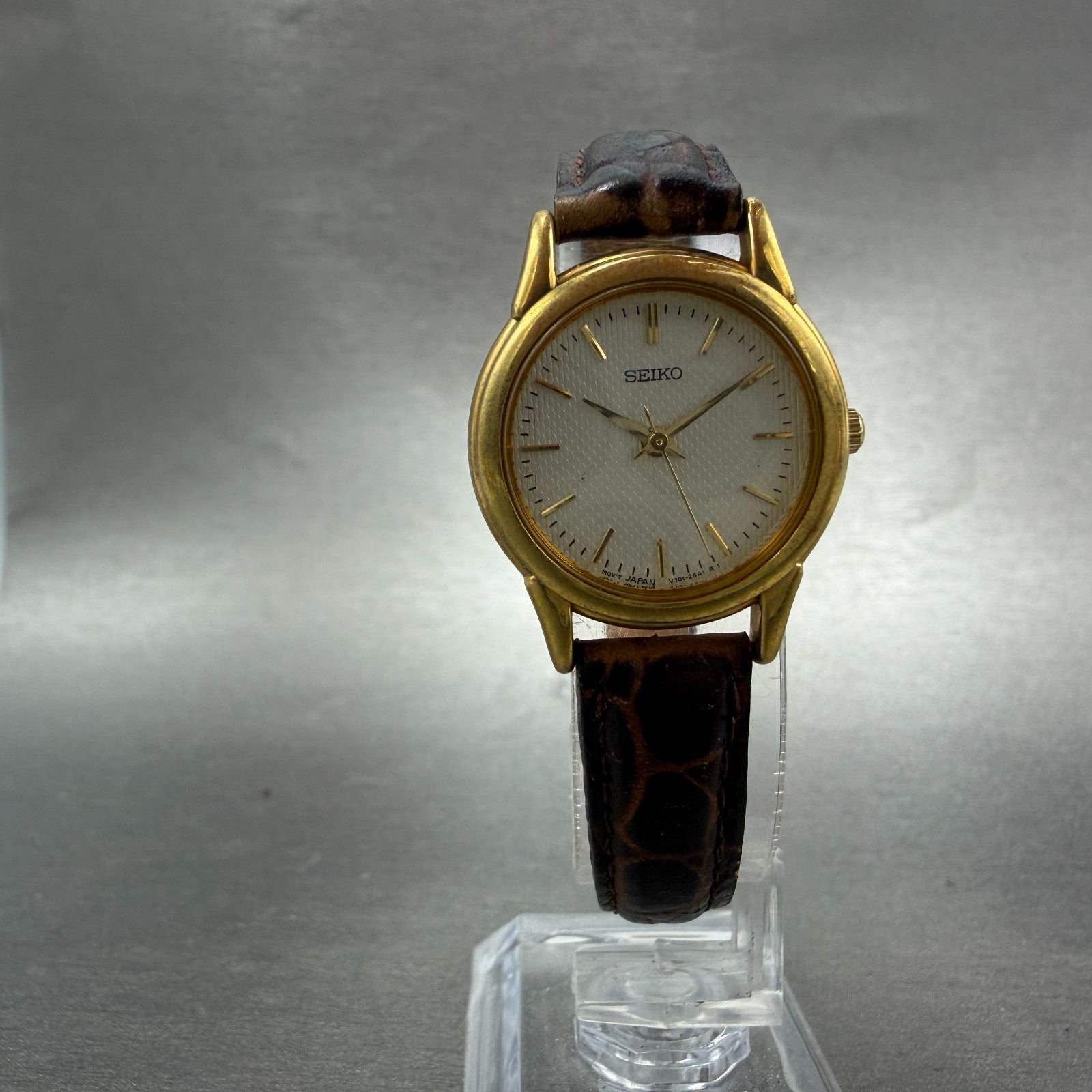 Seiko Watch Women 25mm White Dial Gold Tone Round V701-1930 New Battery Vintage5