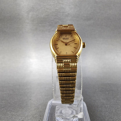 Seiko Watch Women 17mm Champagne Dial Gold Tone Oval 2y015c19 New battery5