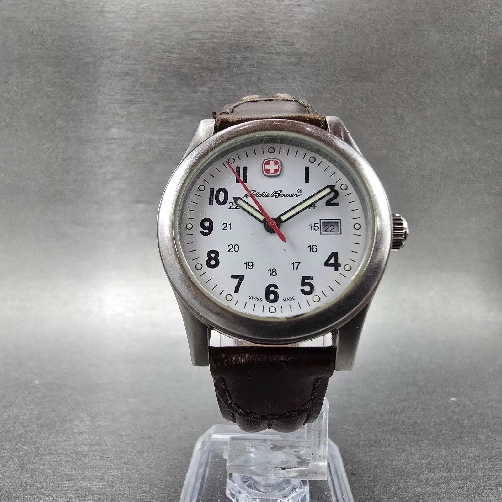 Wenger Eddie Bauer Watch Women 30mm White Dial Silver Tone Date 7036X/T New Batt5