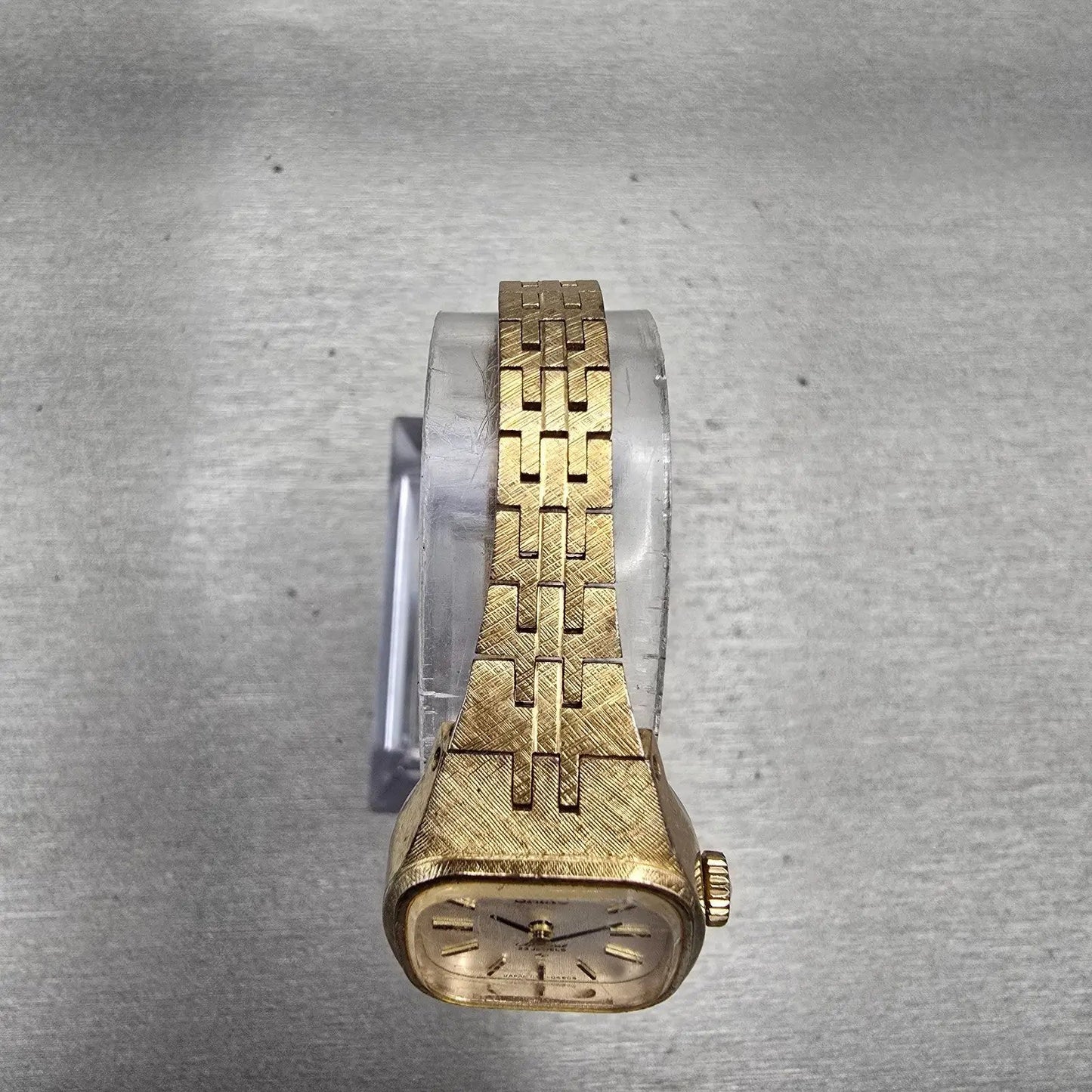 Seiko Special Watch Women 20mm Silver Dial Gold Tone Rectangle 1140-3240 Works4