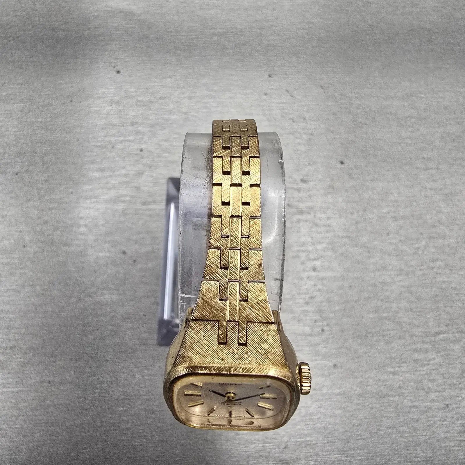 Seiko Special Watch Women 20mm Silver Dial Gold Tone Rectangle 1140-3240 Works4