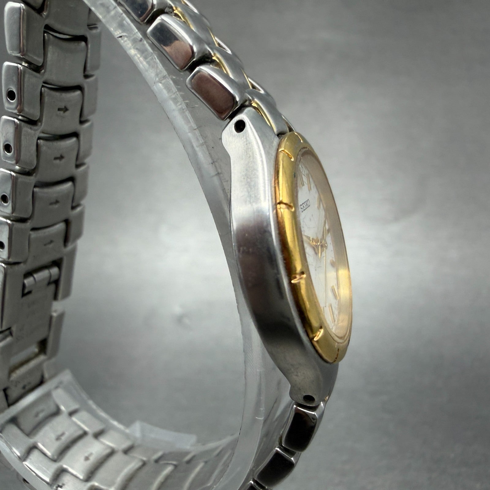 Seiko Watch Women 25mm White Dial Two Tone Round 1N01-0J80 New Battery Vintage3