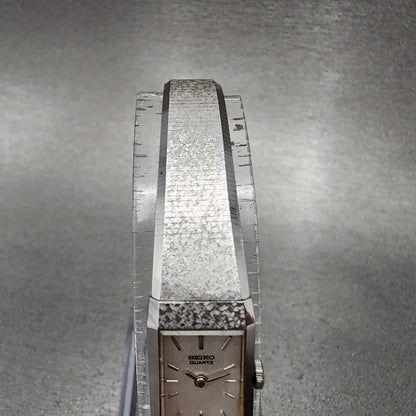 Seiko Tank Watch Women 12mm Silver Dial Silver Tone 2e205029 New Battery4
