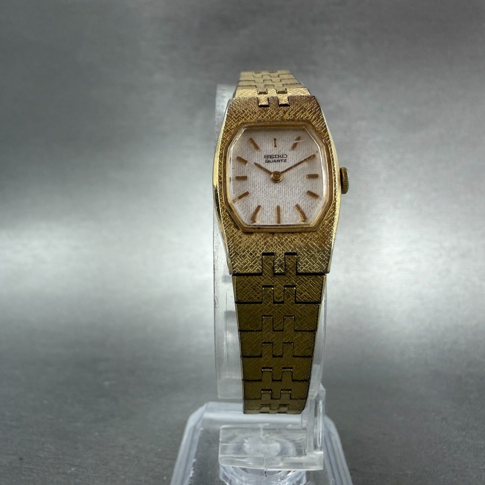 Seiko Watch Women 16mm Silver Dial Gold Tone Rectangle 1400-7509 New Battery5