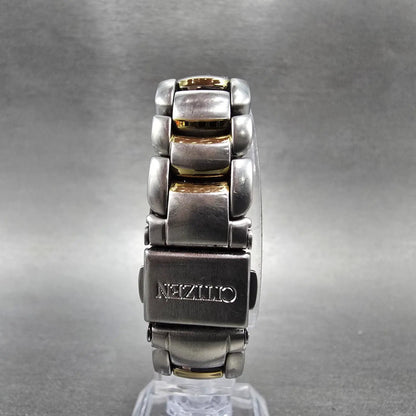 Citizen Eco-Drive Watch Women 25mm White Dial Two Tone Date E011-S039967 Runs7