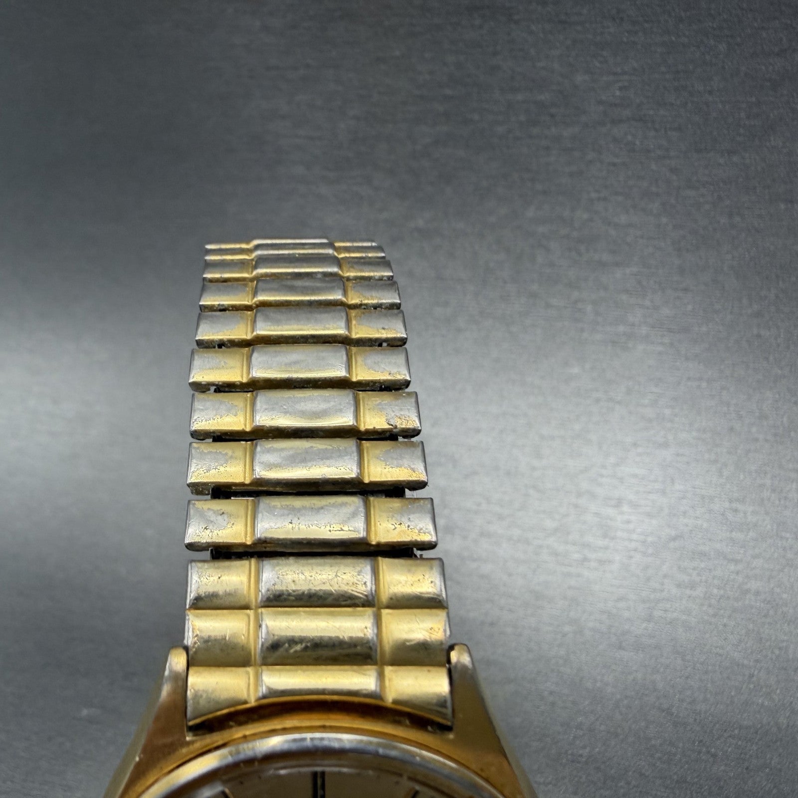 Seiko SQ Watch Men 35mm Champagne Dial Gold Tone Daydate 5y23-8049 New Battery 94