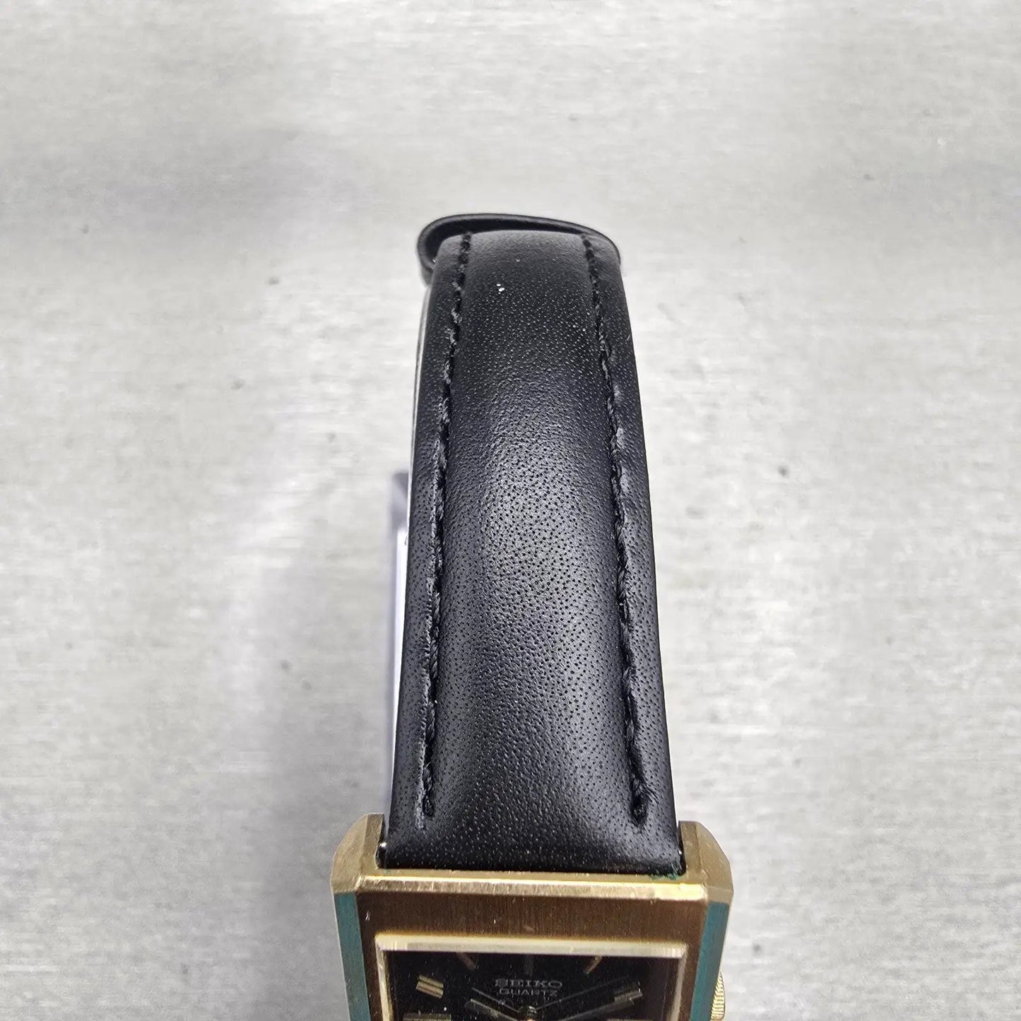 Seiko Watch Men 23mm Black Dial Gold Tone Rectangle 43-3049 New Battery Vintage4