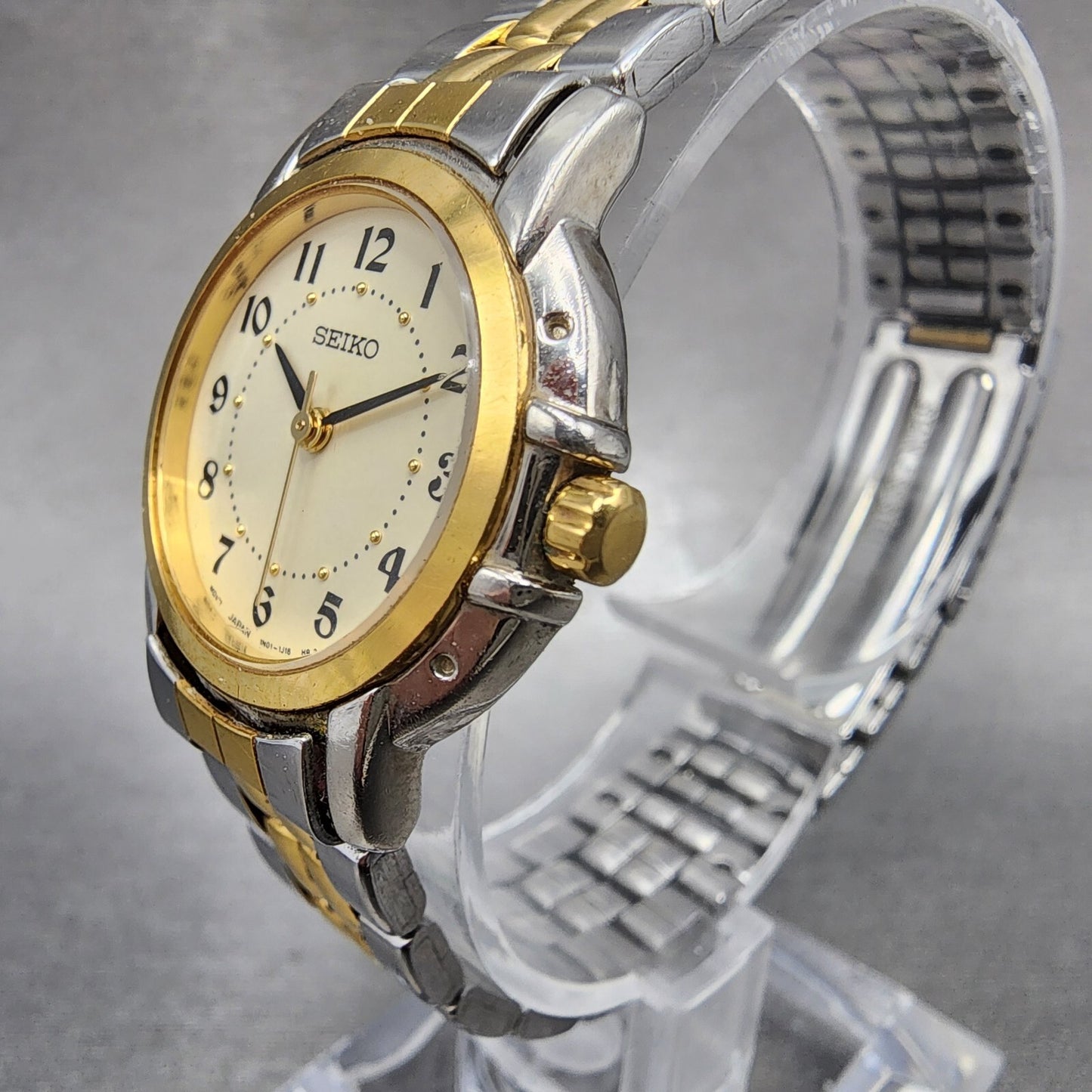 Seiko Watch Women 25mm Cream Dial Two Tone Round 1N01-0J09 New Battery A123