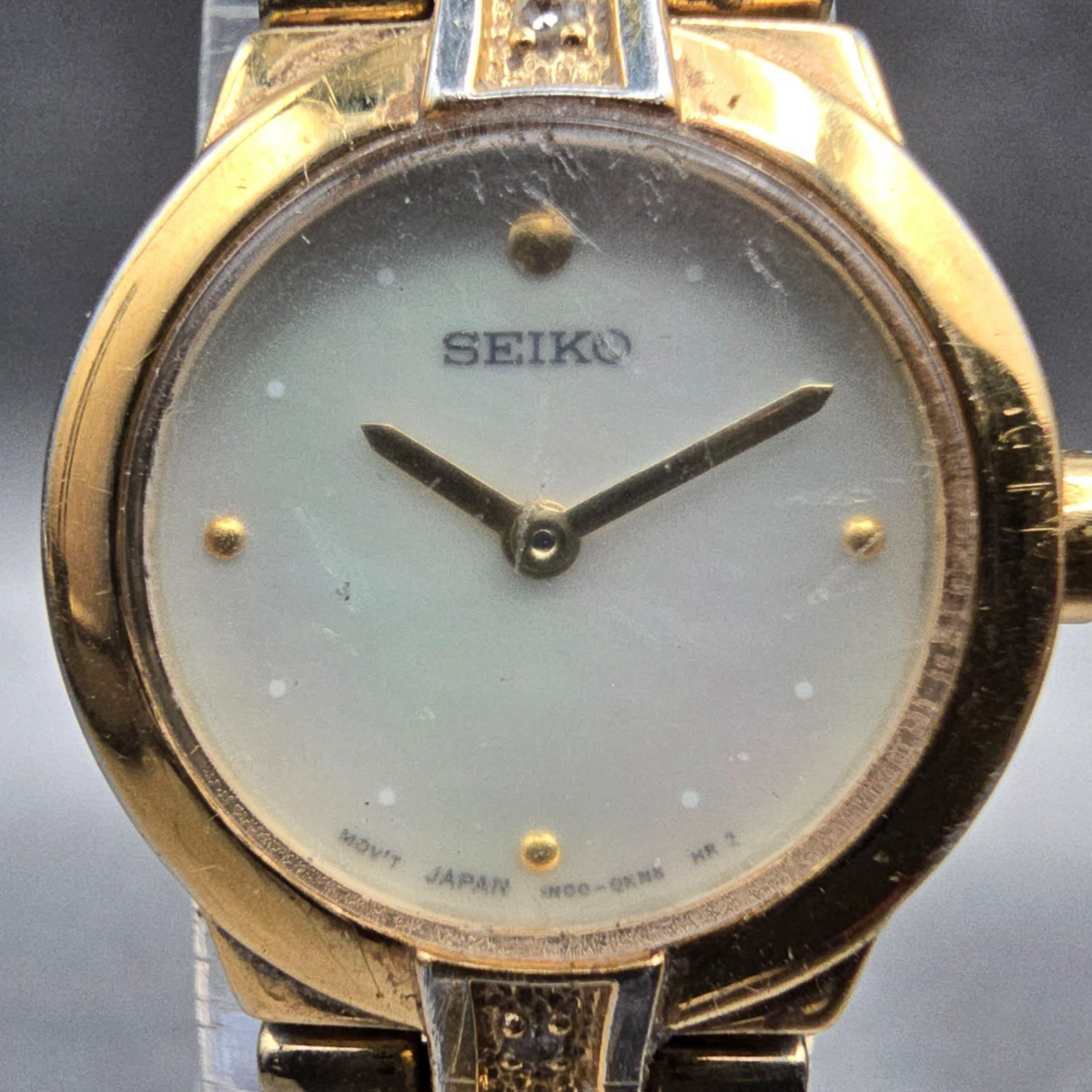 Seiko Watch Women 20mm MOP Dial Gold Tone Round 1N00-0GN0 New Battery VTG JP531