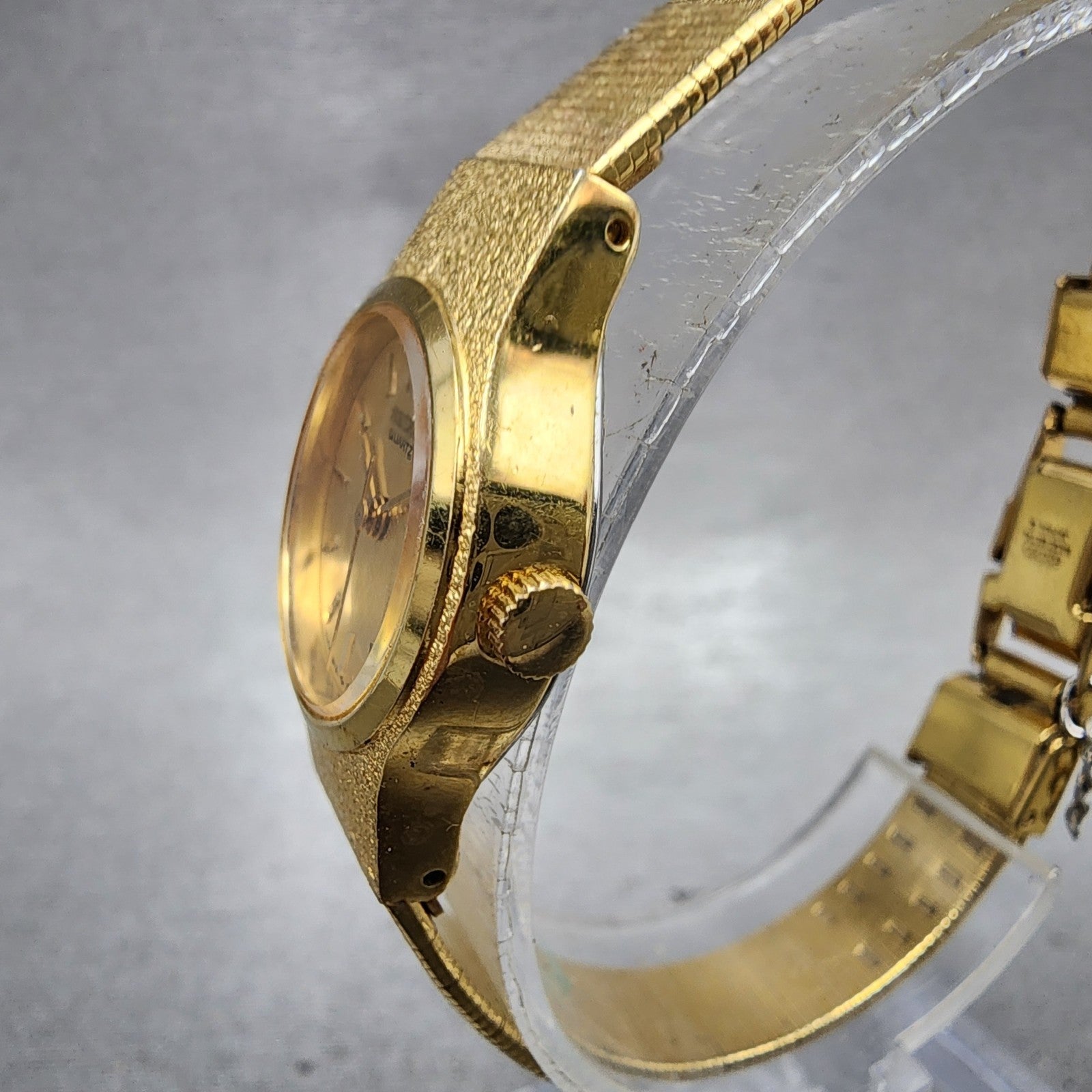 Seiko Watch Women 20mm Champagne Dial Gold Tone Round 8Y210020 New Battery2