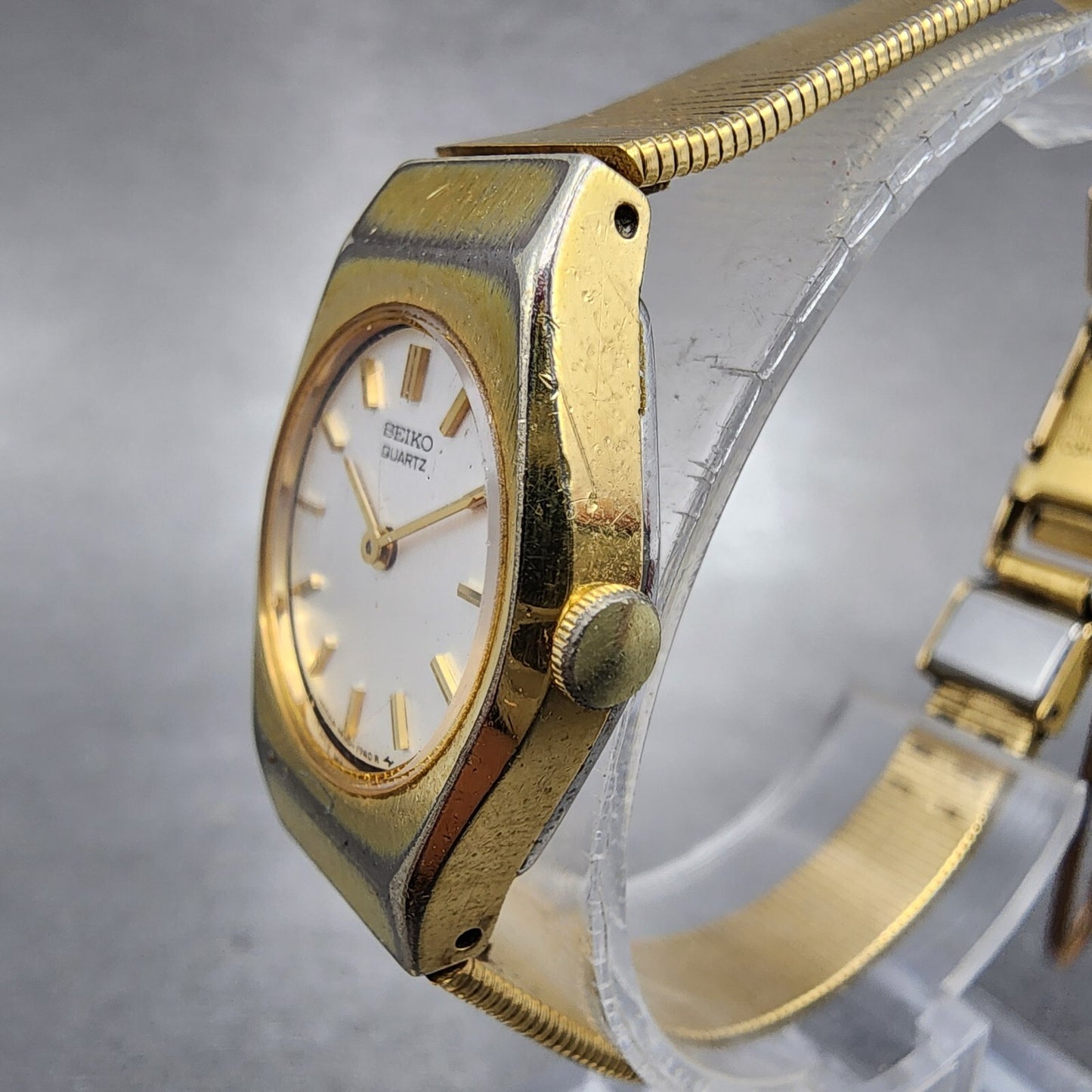 Seiko Watch Women 19mm White Dial Gold Tone 1400-0429 New Battery