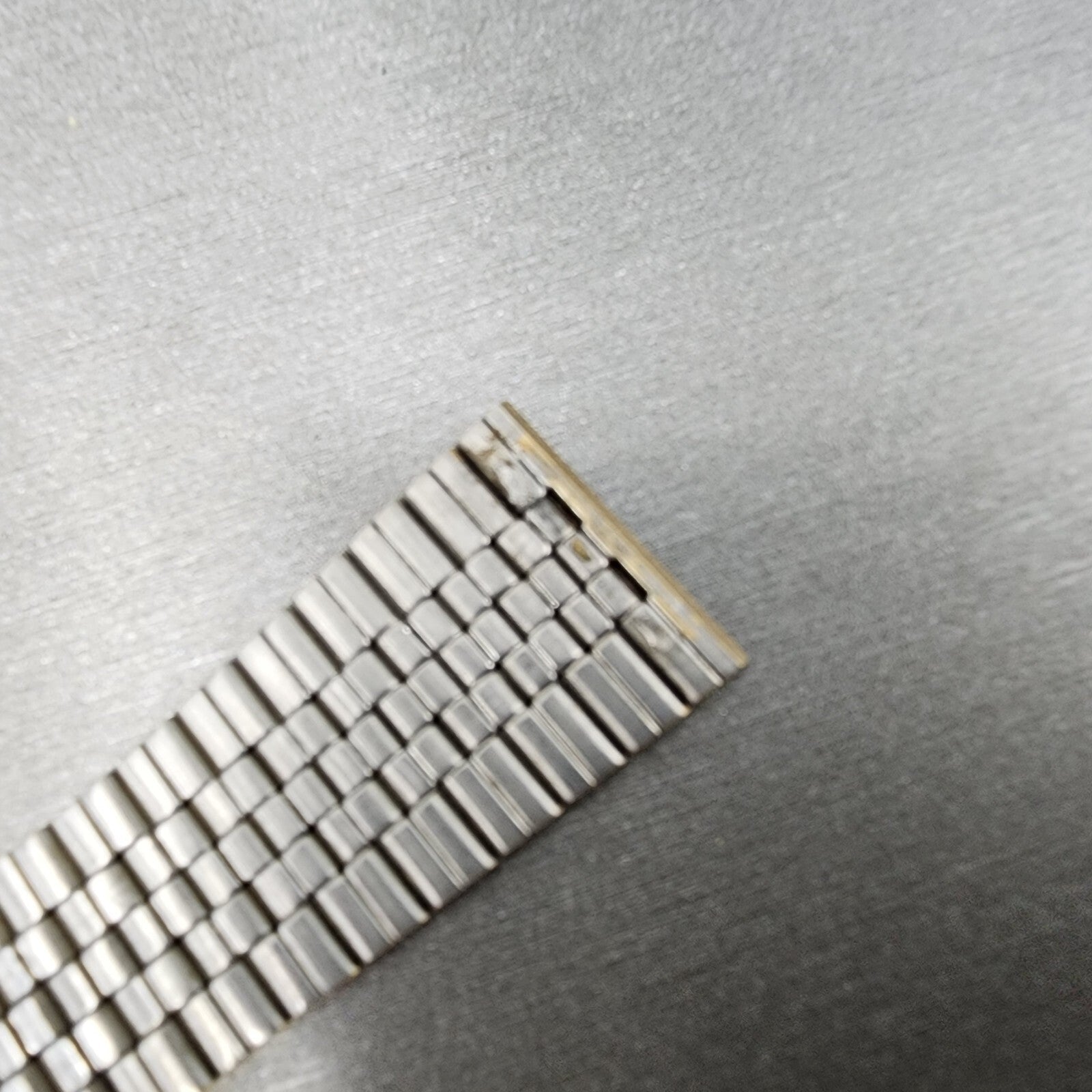 Bulova Accutron Watch Band 19mm Gold Tone Stainless Steel MISSING ONE END LINK14