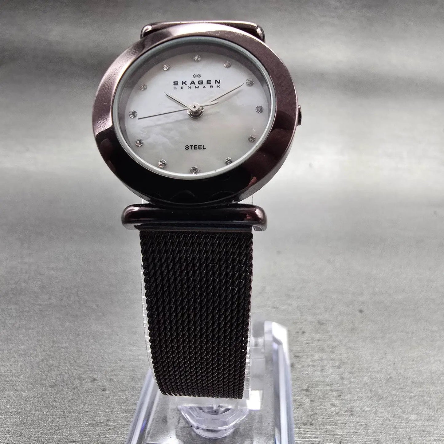 Skagen Watch Women 25mm MOP Dial Brown Tone Round Mesh Band 107SMMD New Batteryt5