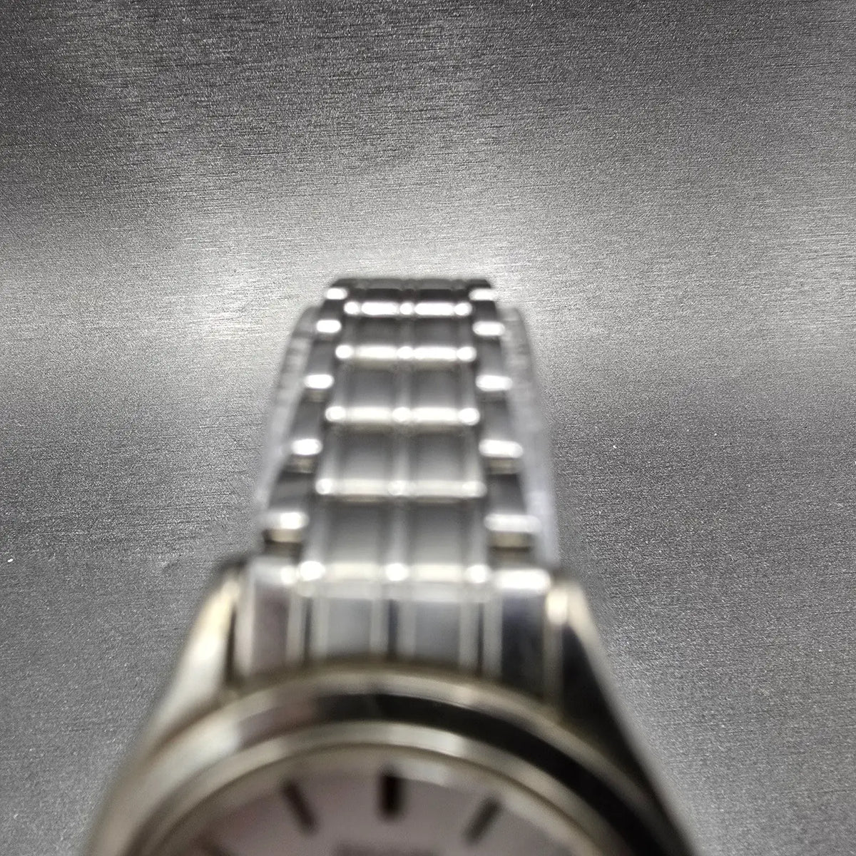 Ricoh Watch Women 26mm Silver Dial Silver Tone Date Round  New Battery4