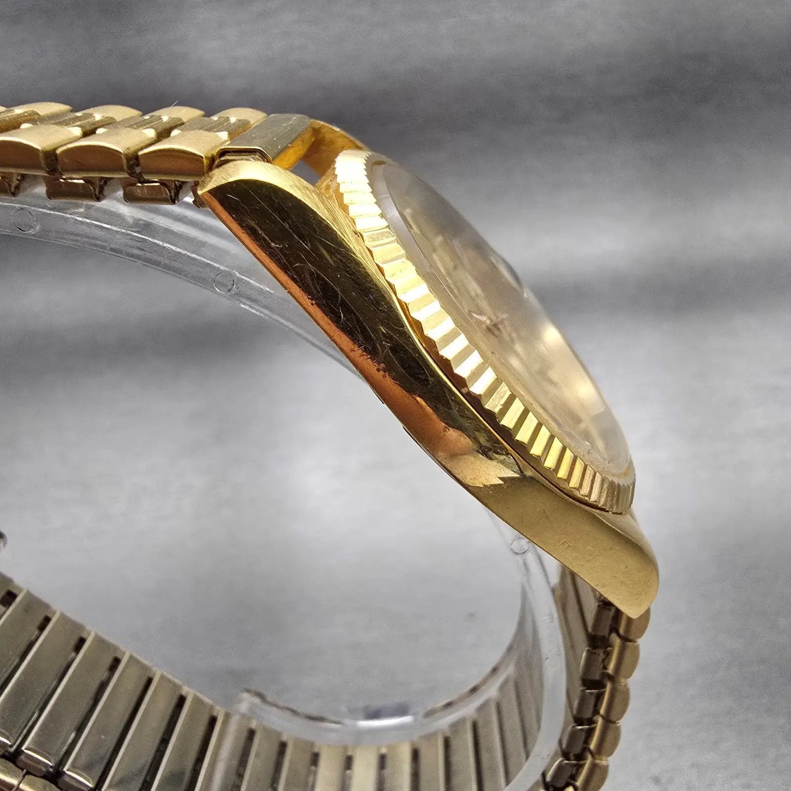 Bulova President Watch Men 36mm Gold Dial Gold Tone Daydate Round 97C03 New Batt3