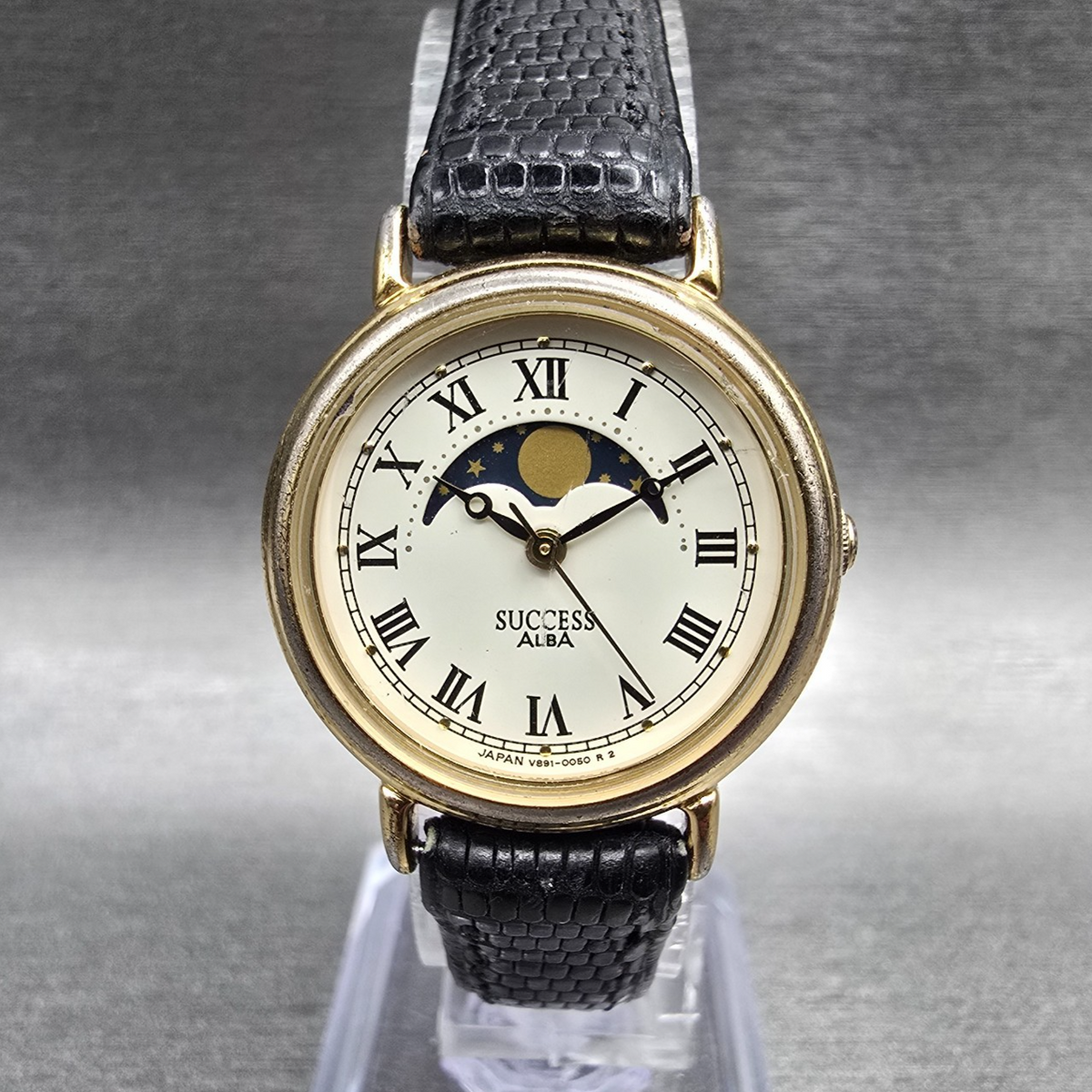 Seiko Alba Moon Phase Watch Women 25mm Ivory Dial Gold Tone V891-0050 New Batt0