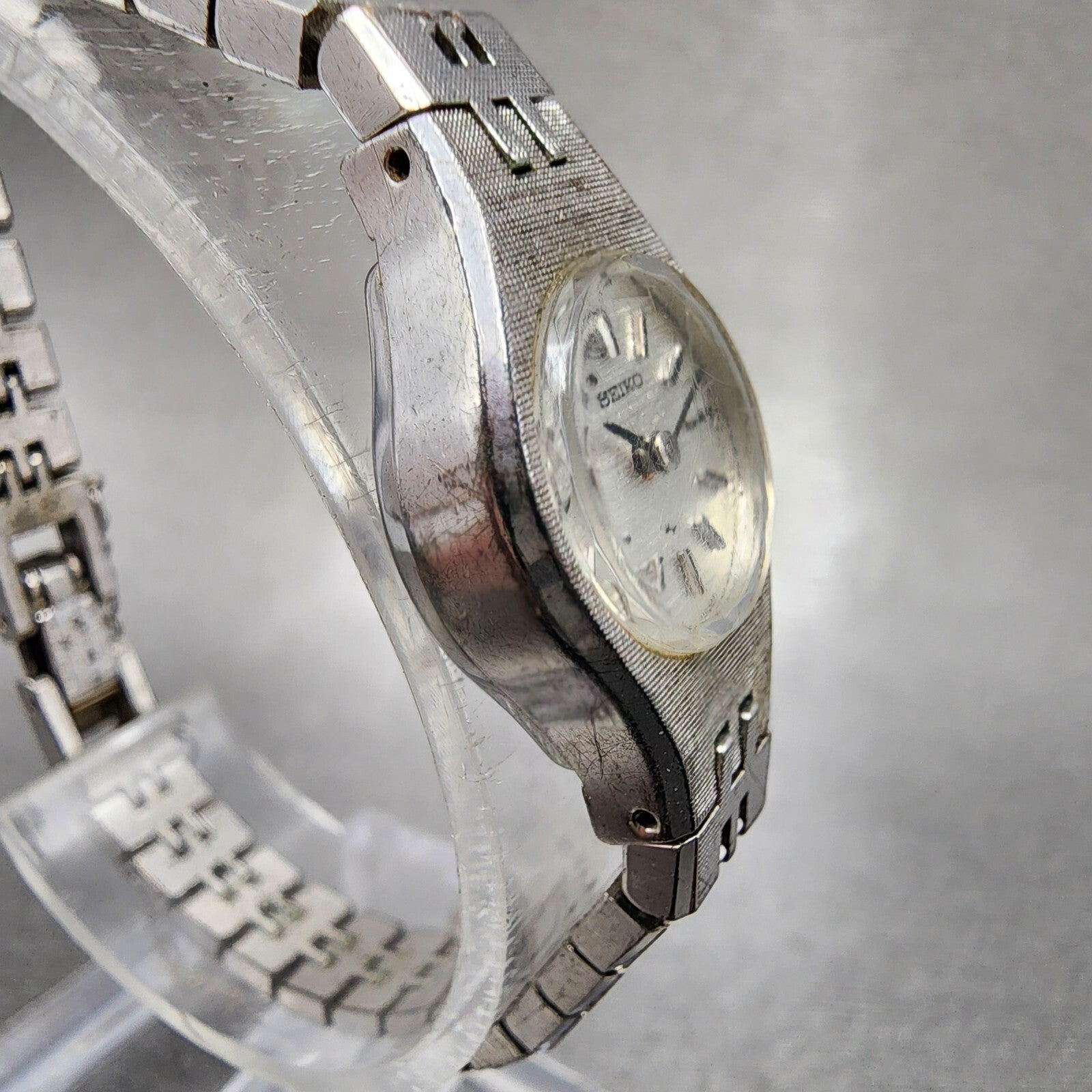 Seiko Watch Women 18mm Silver Dial Silver Tone Manual Round 110639 Runs3