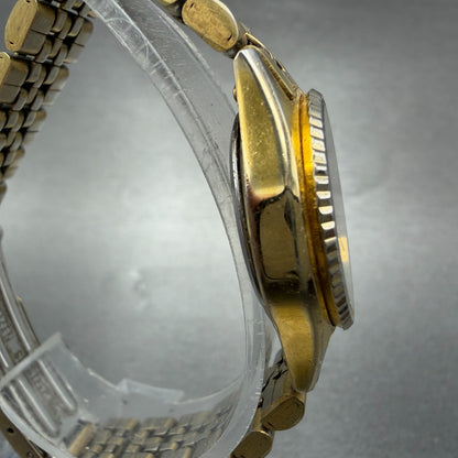 Citizen CQ Watch Women 26mm Silver Dial Gold Tone Daydate 6000-072952 NewBattery3